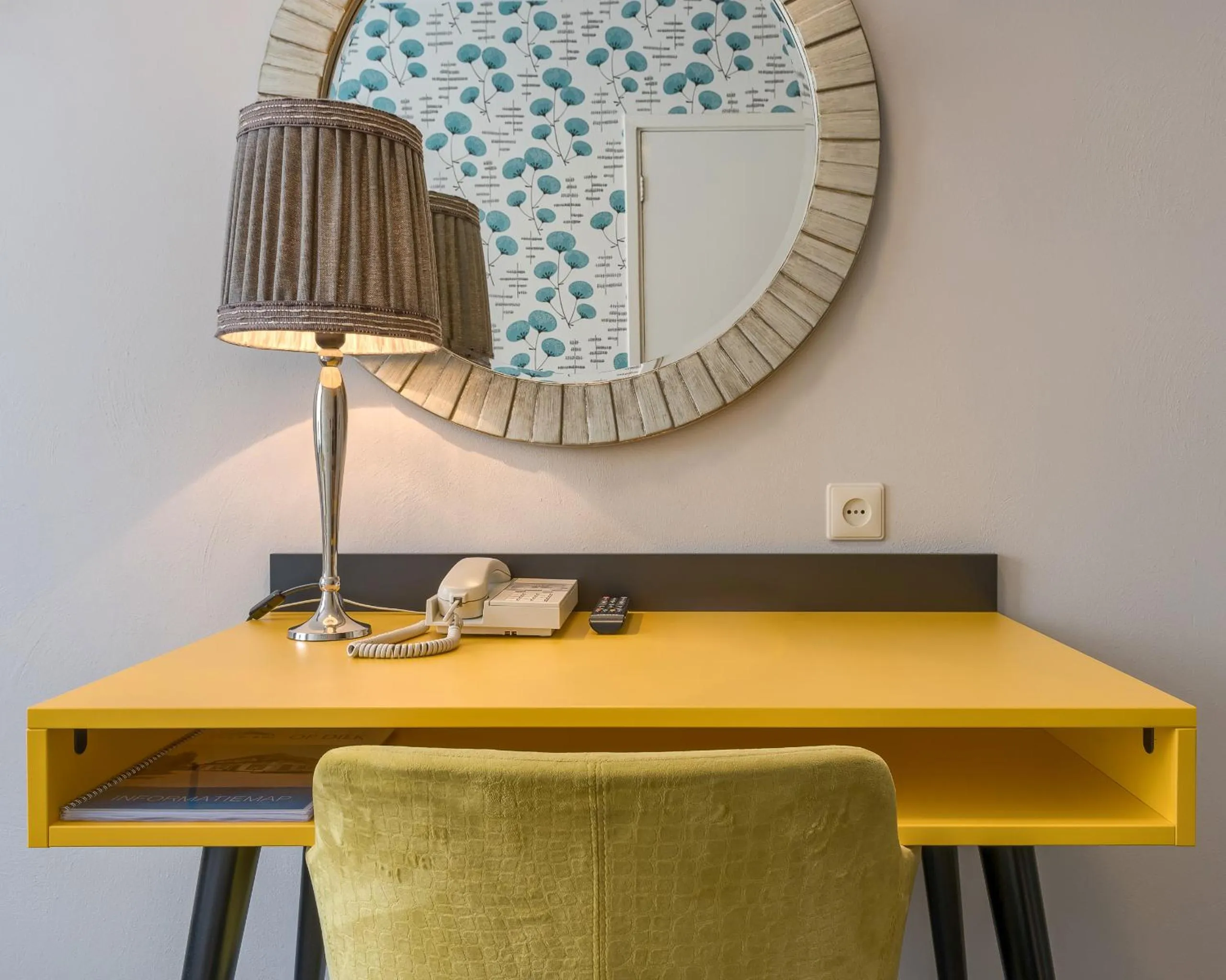 hair dresser in Hotel Op Diek