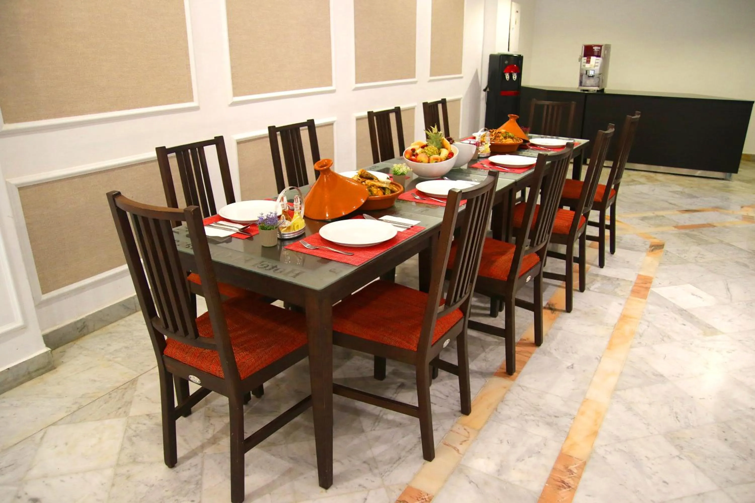 Restaurant/places to eat in El Oumara Hotel