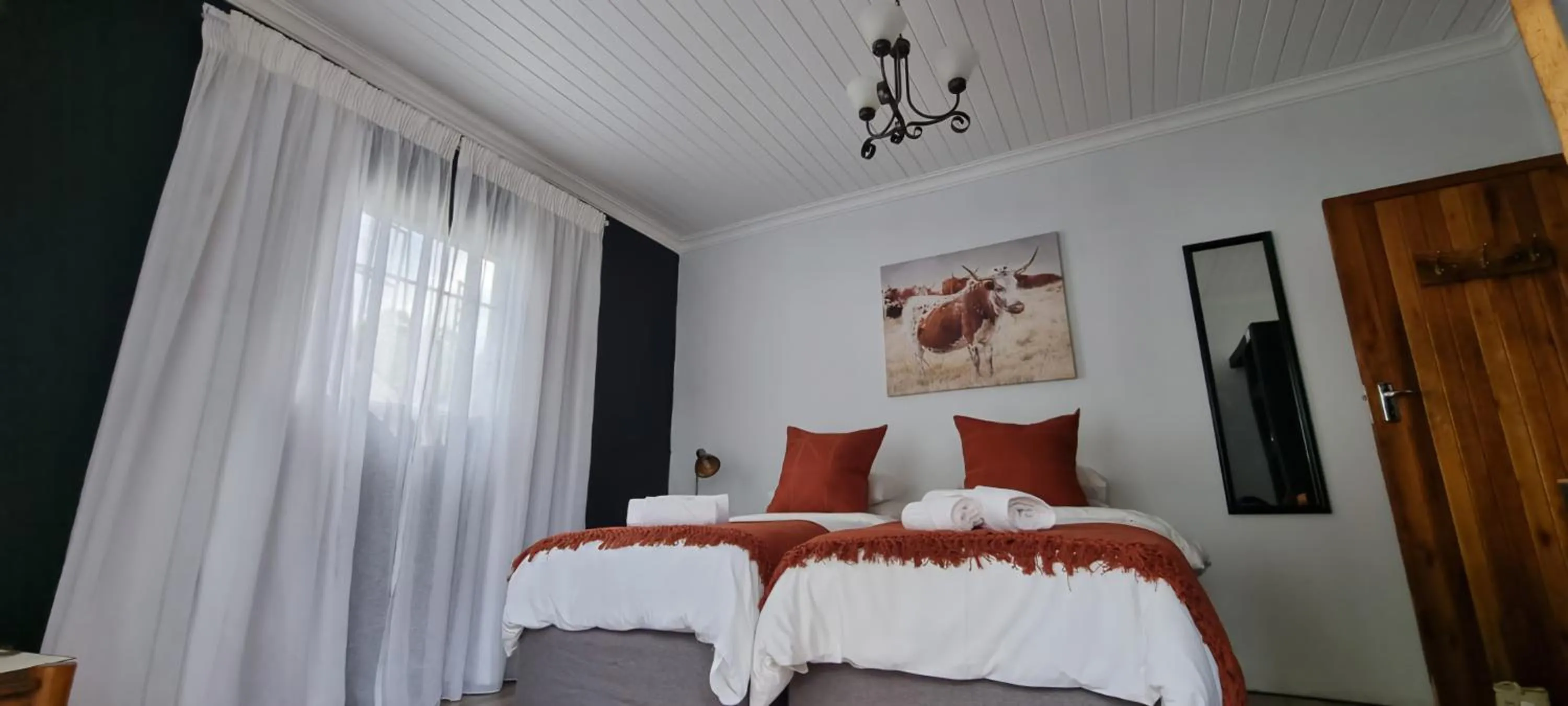 Photo of the whole room, Bed in Bo Kamer Guesthouse