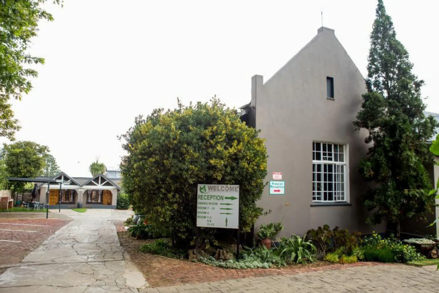 Property building in Bo Kamer Guesthouse