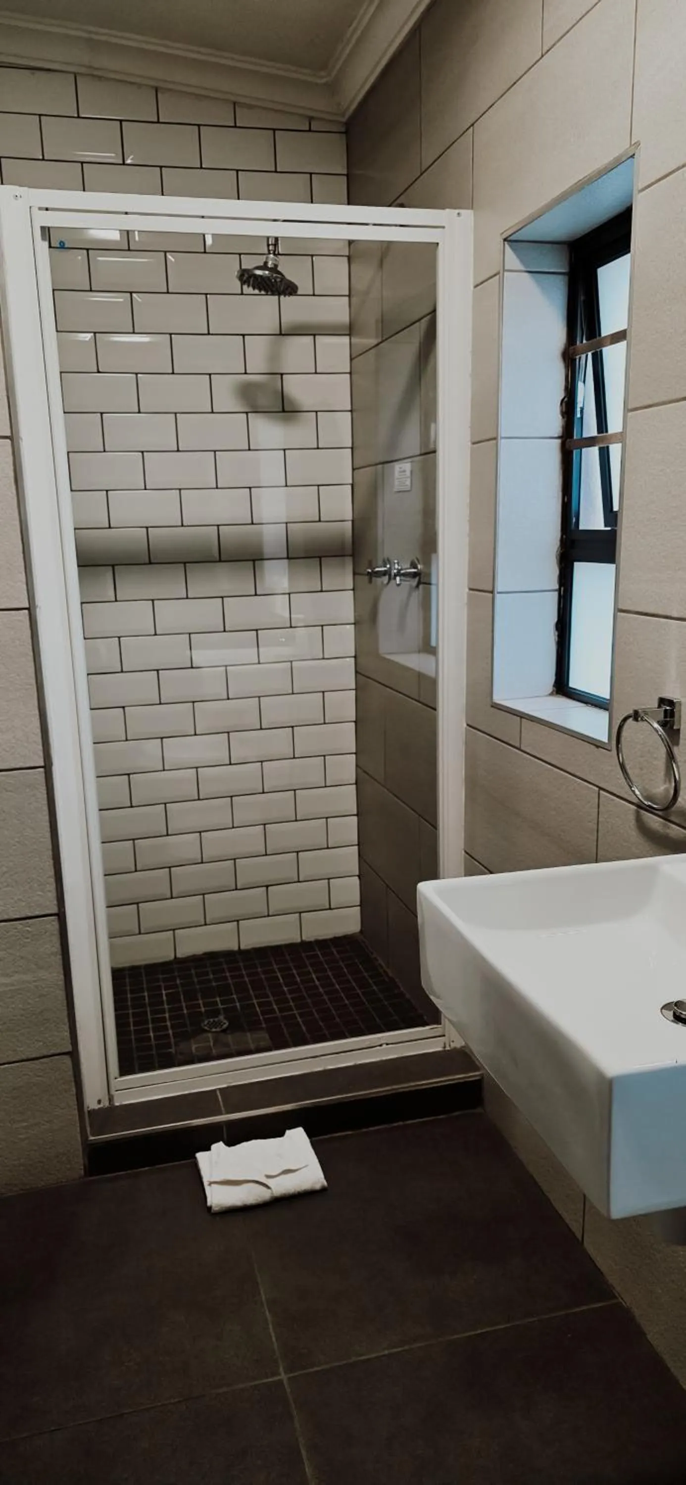 Shower in Bo Kamer Guesthouse