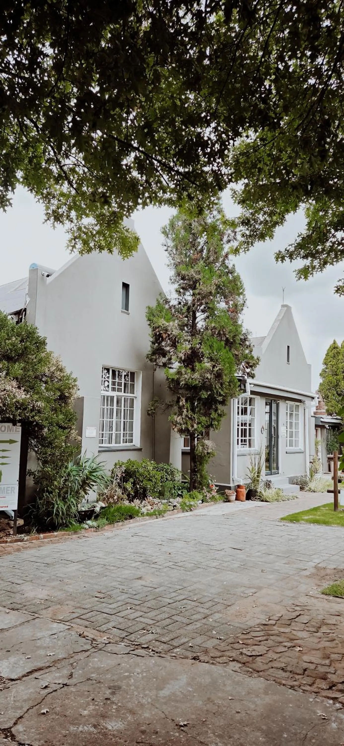 Property building in Bo Kamer Guesthouse