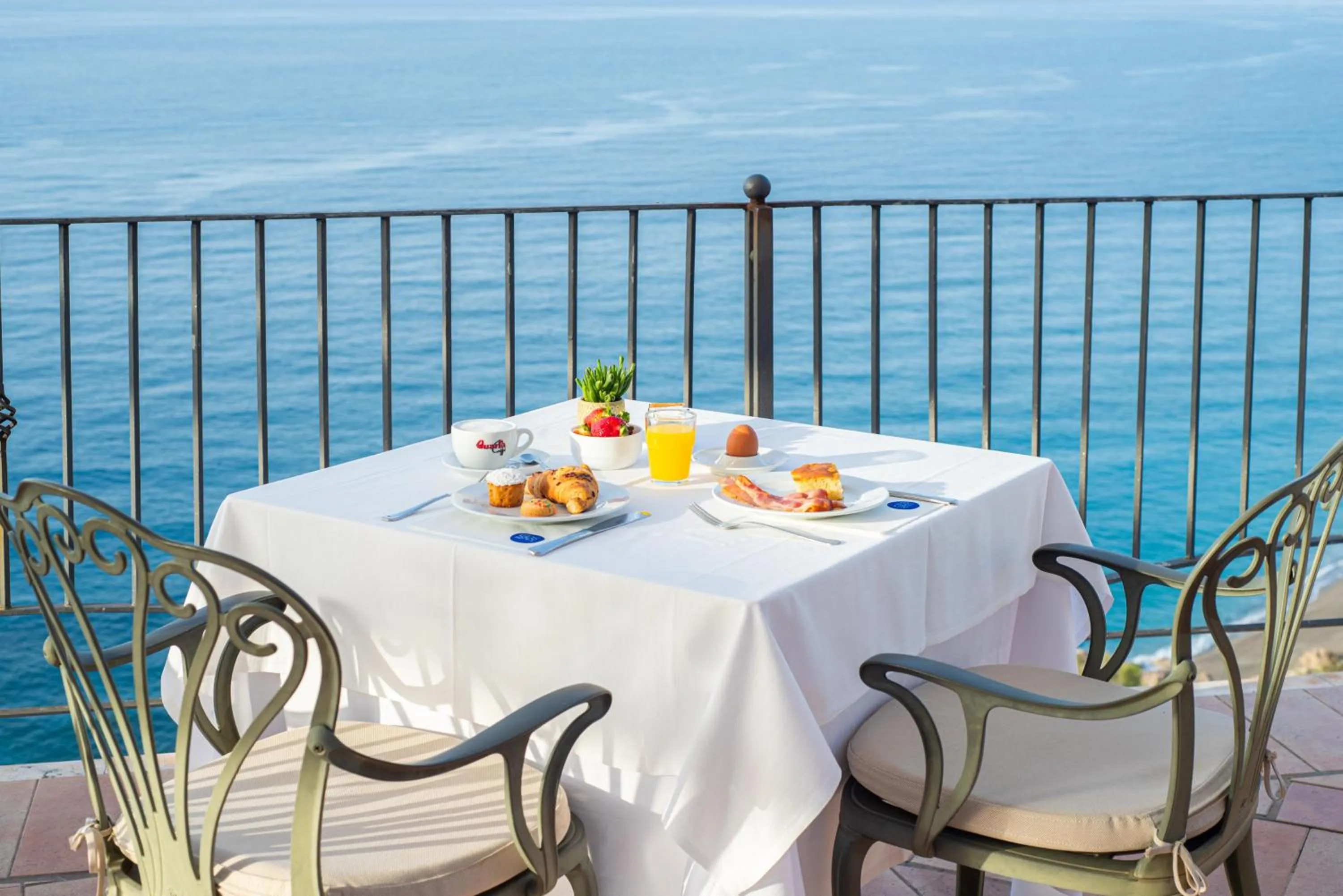 Balcony/Terrace in Baia Taormina - CDSHotels