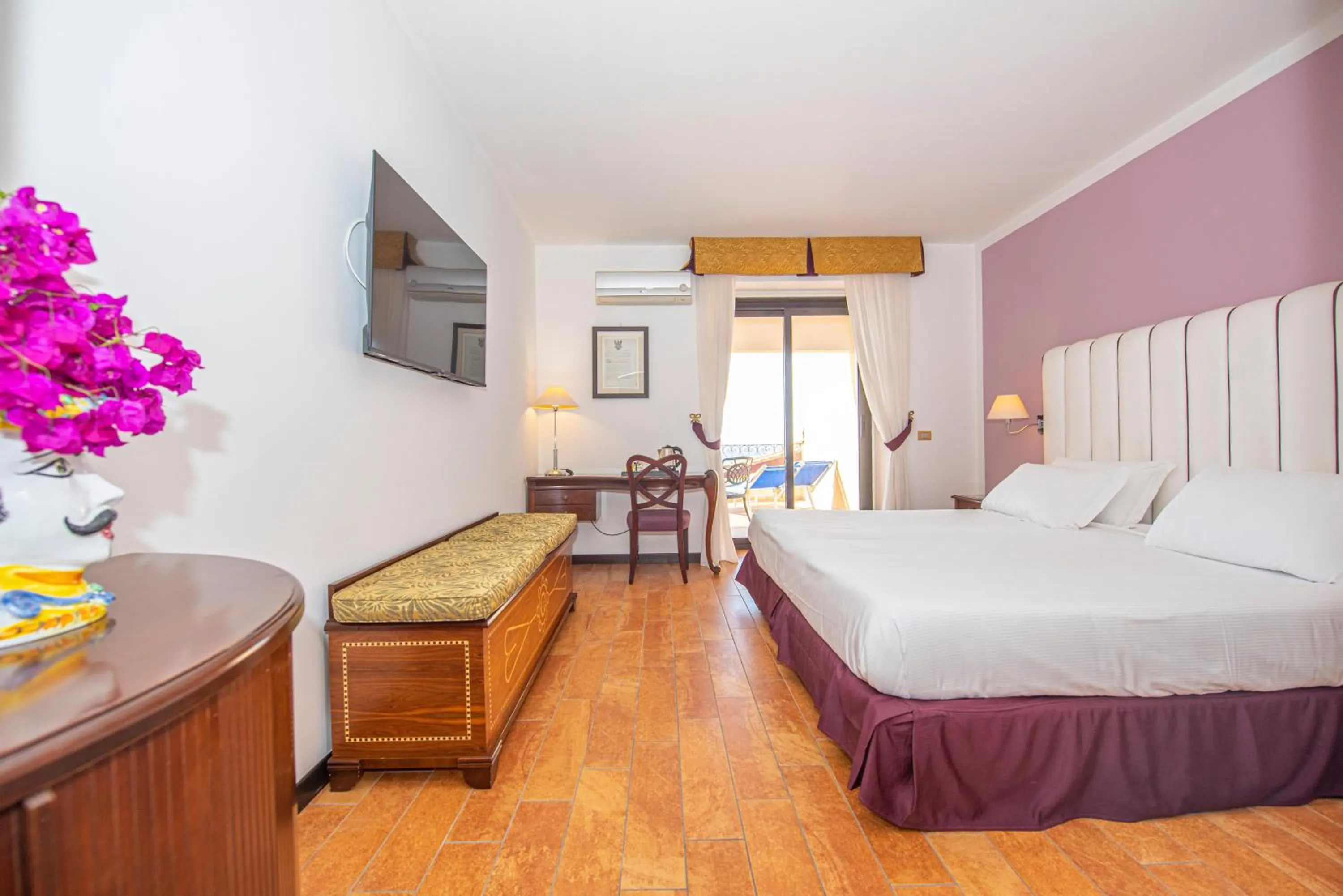 Bed in Baia Taormina - CDSHotels