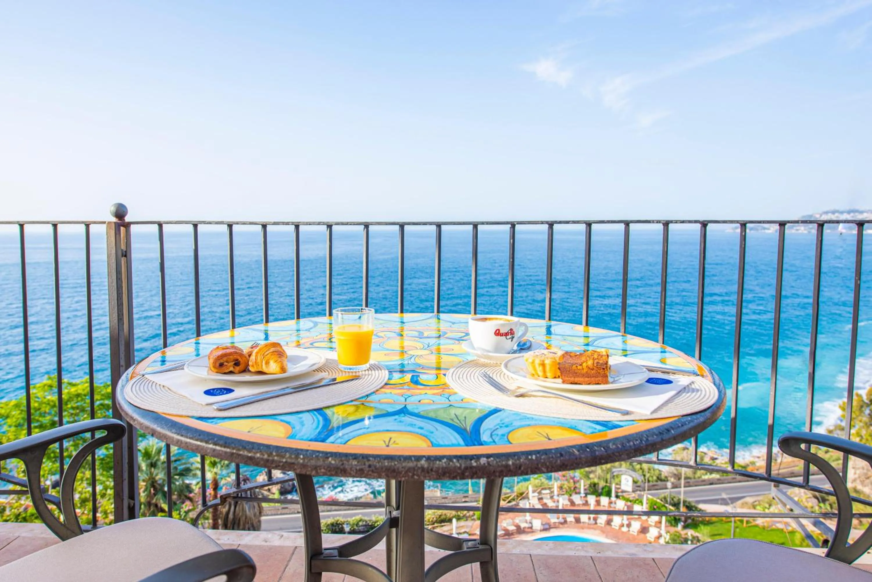 Restaurant/places to eat in Baia Taormina - CDSHotels