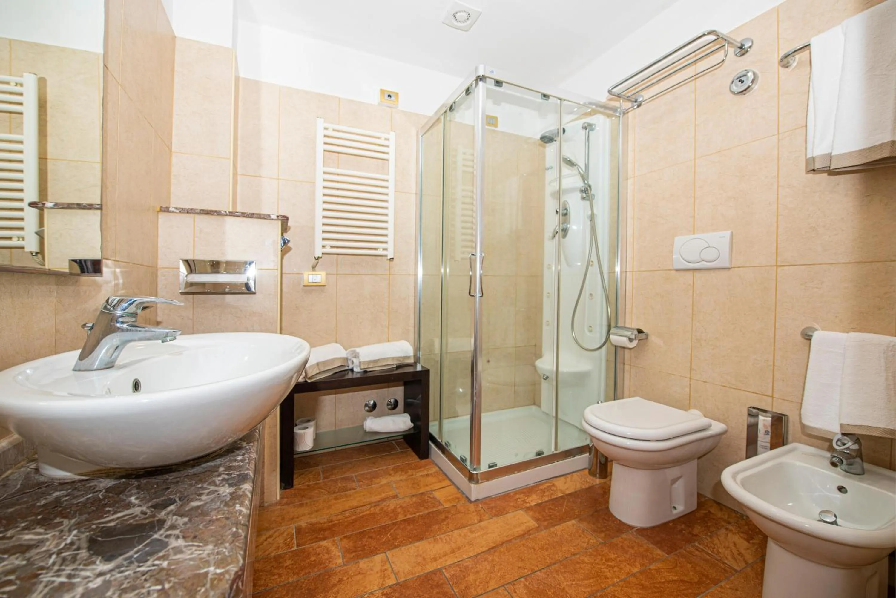 Bathroom in Baia Taormina - CDSHotels