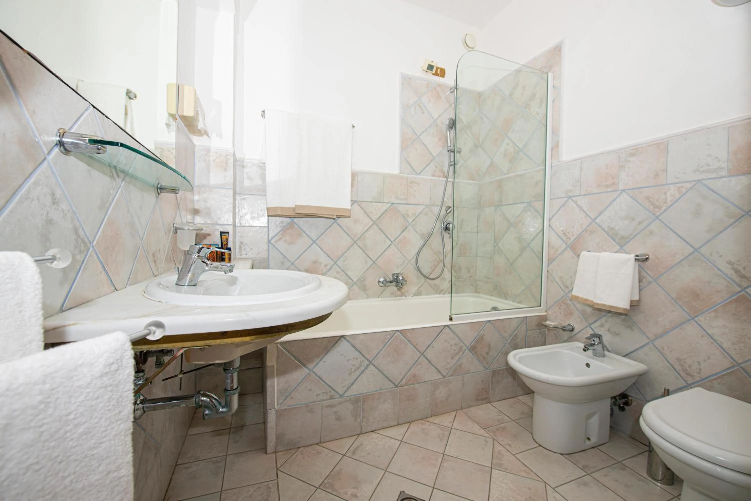 Bathroom in Baia Taormina - CDSHotels