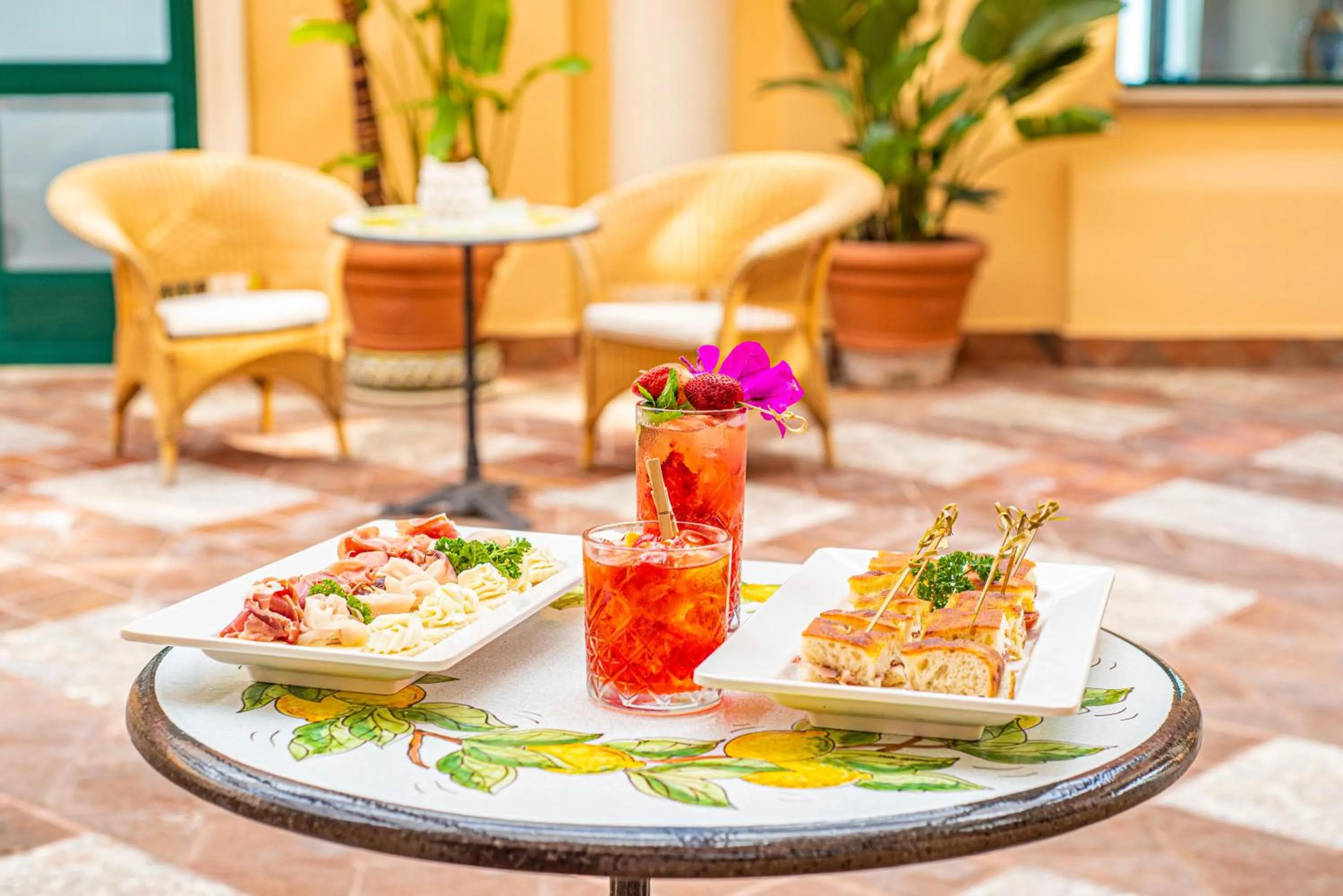 Restaurant/places to eat in Baia Taormina - CDSHotels