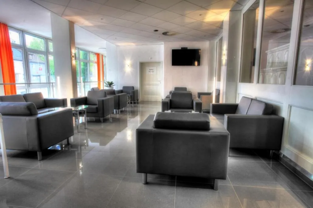 Communal lounge/ TV room in Weber Hotel Mannheim