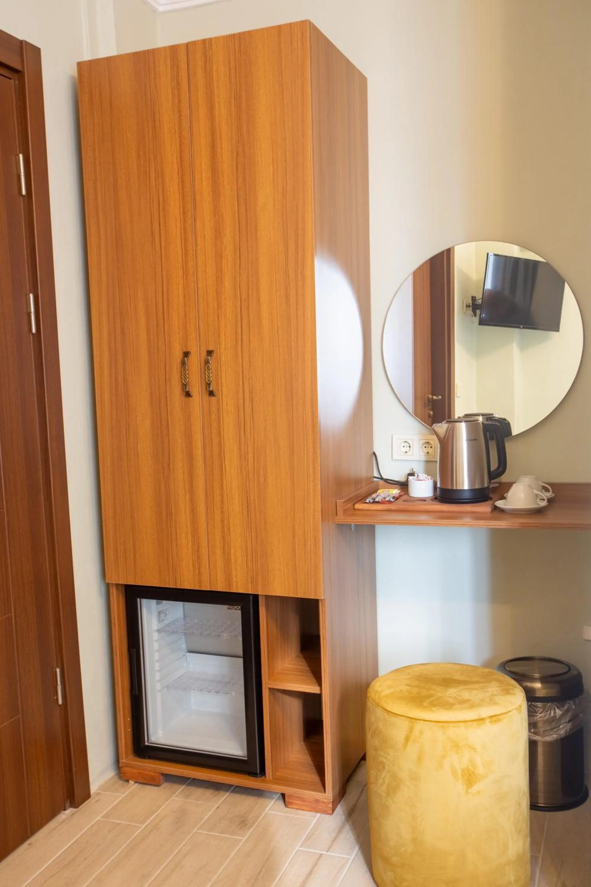 Coffee/tea facilities in Sayina Hotel