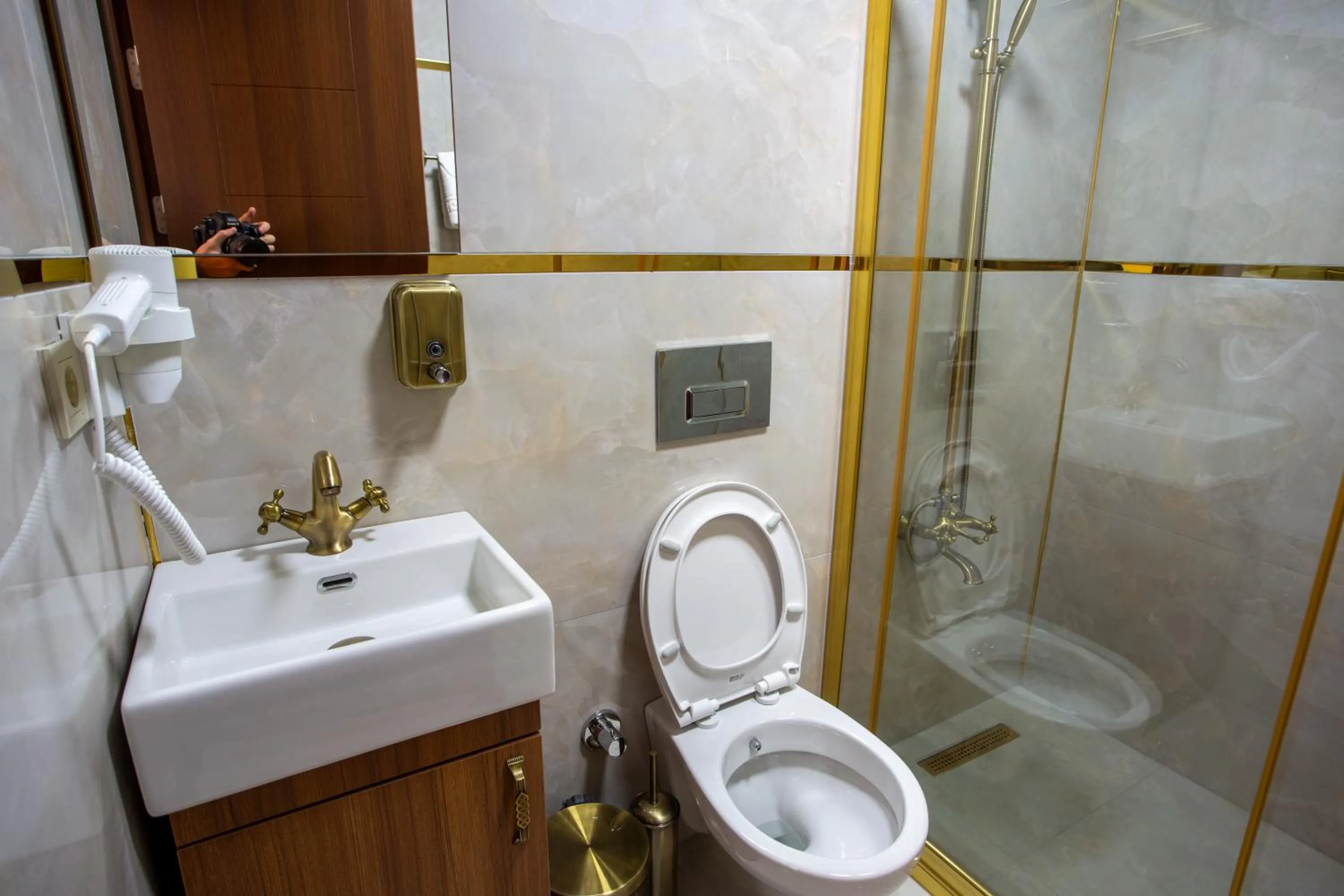 Shower in Sayina Hotel