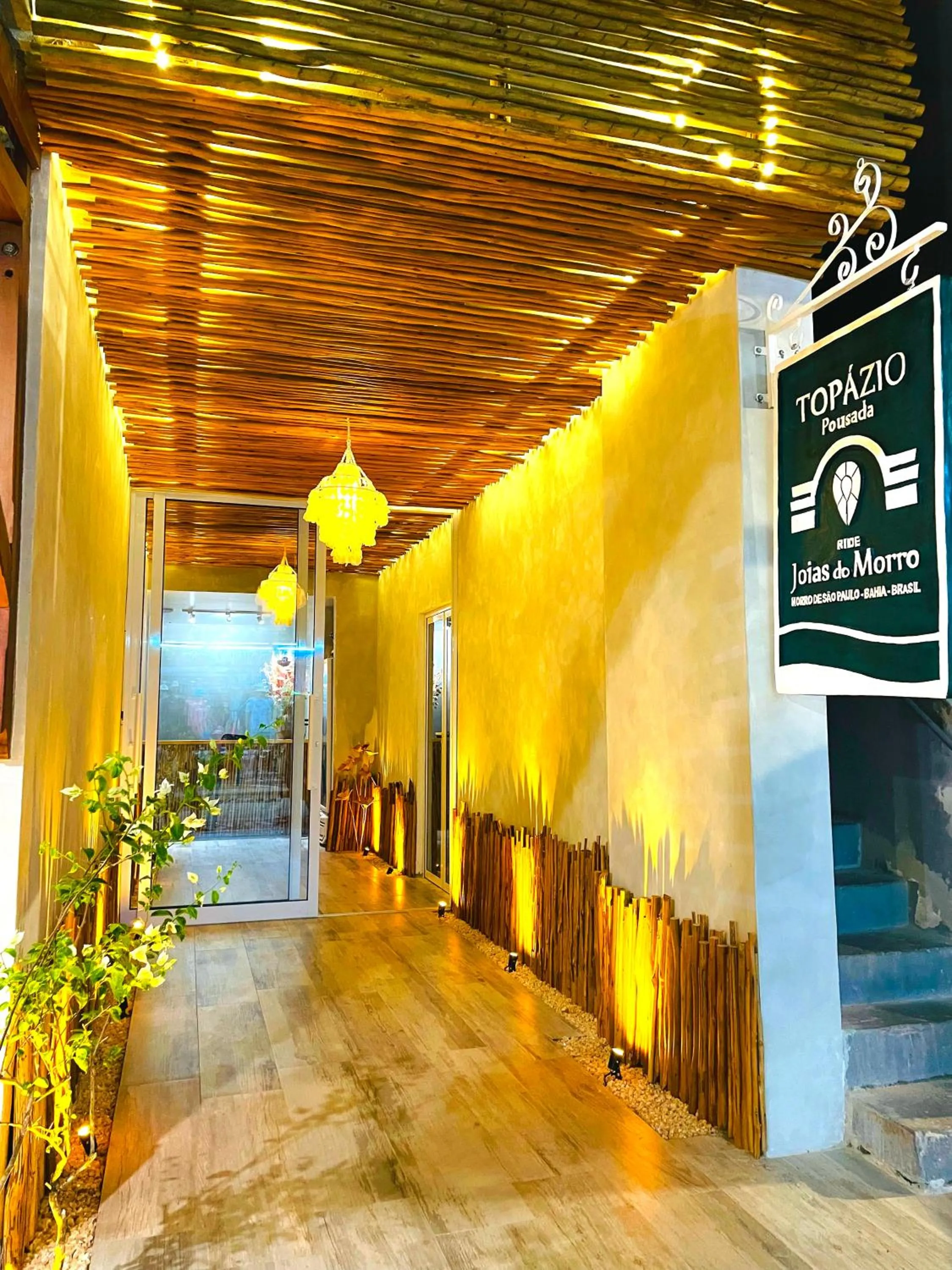 Property logo or sign in Topázio Pousada