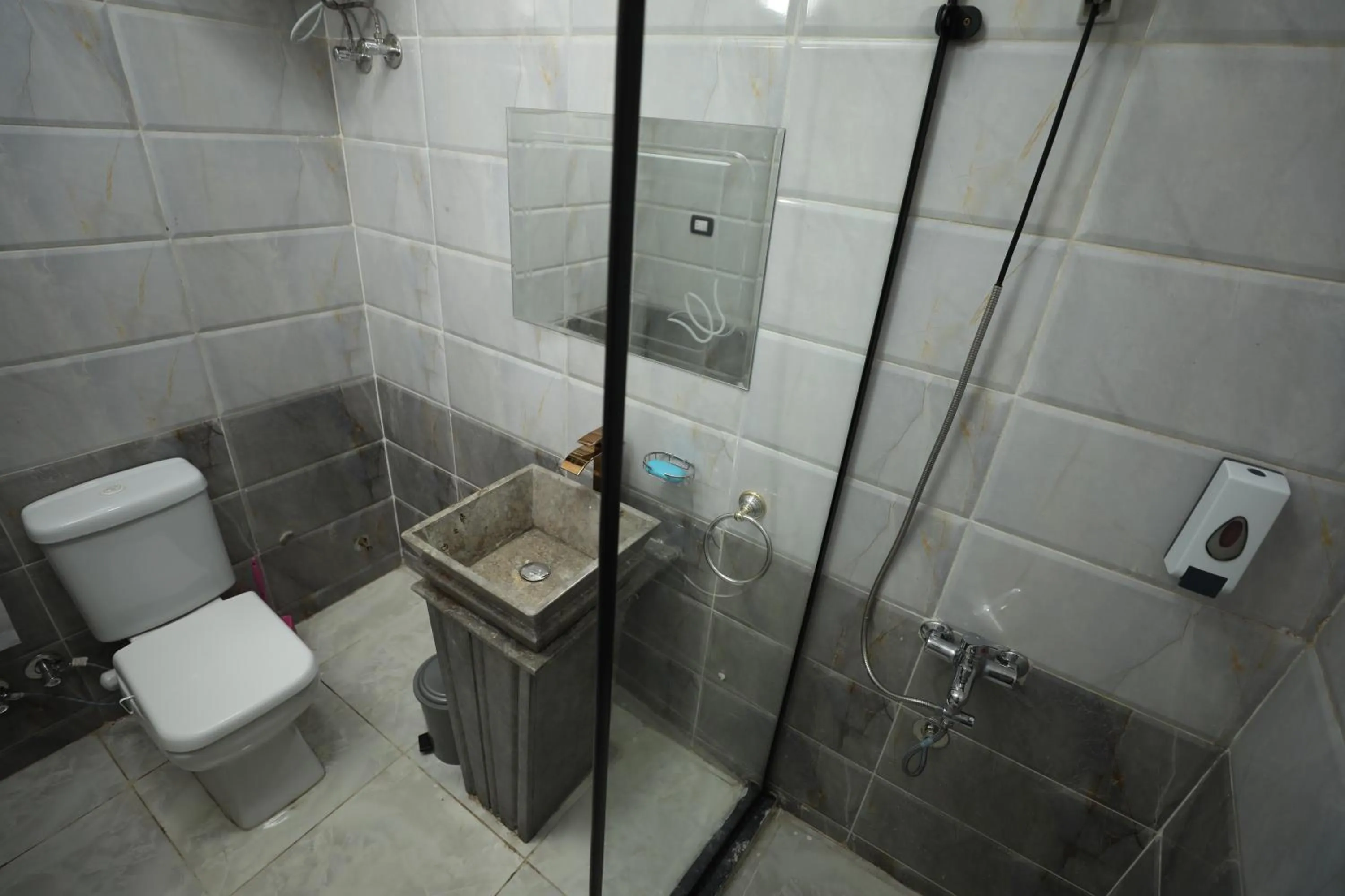 Shower in Capital Of Pyramids Hotel