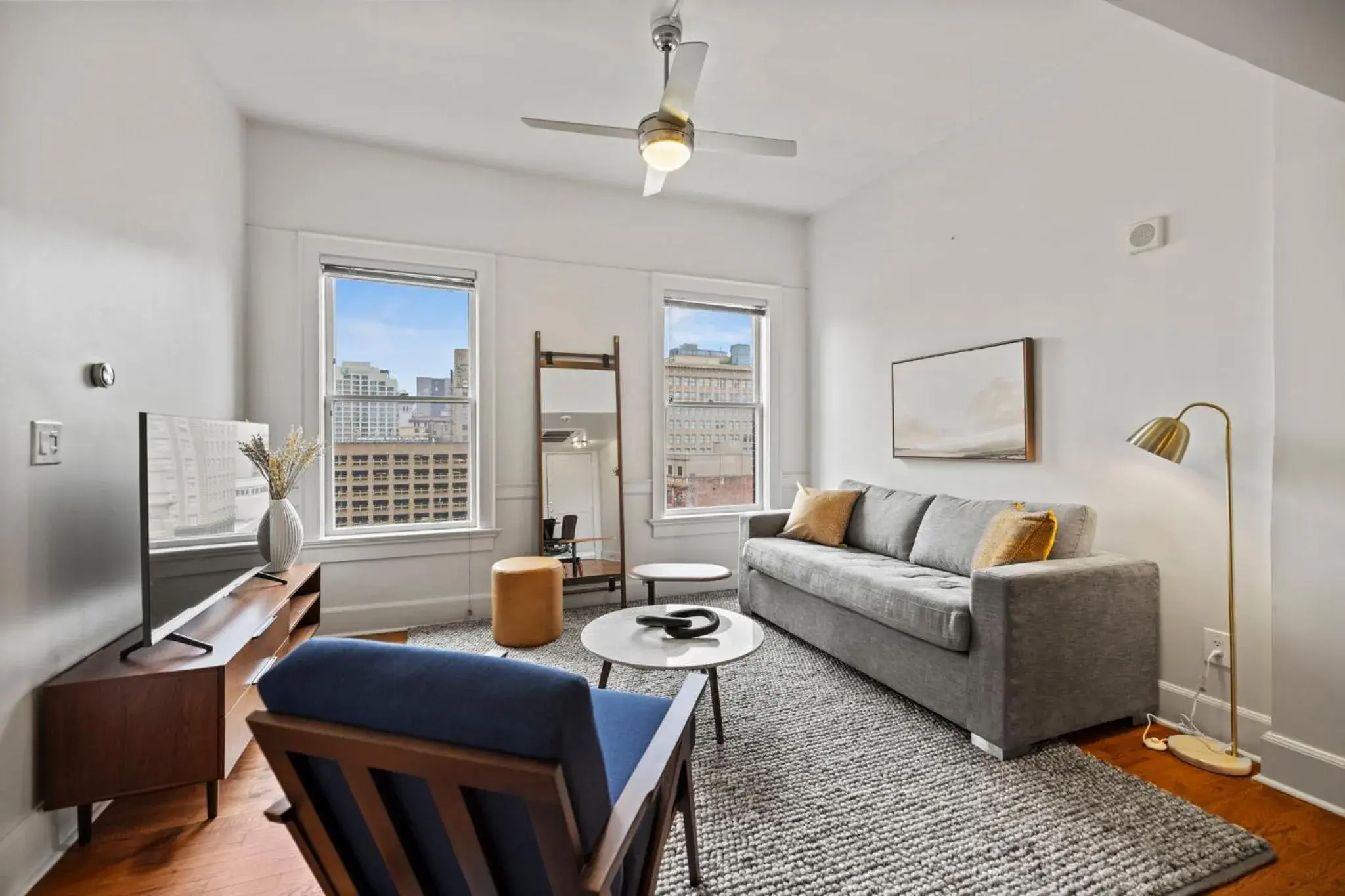 Superior Apartment in The Maverick, powered by Placemakr - River Walk Superior Apartment in The Maverick, powered by Placemakr - River Walk