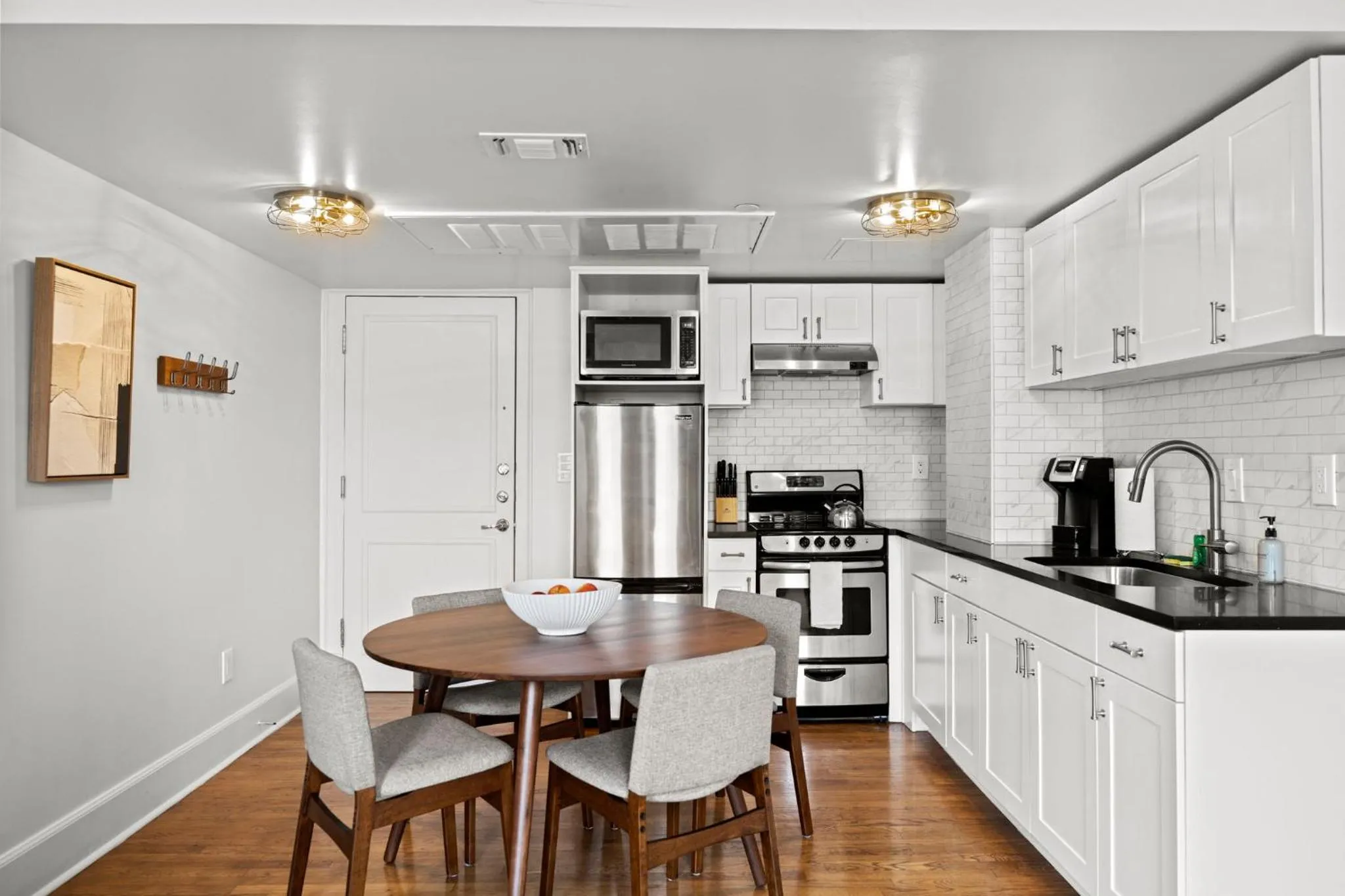 Coffee/tea facilities in The Maverick, powered by Placemakr - River Walk