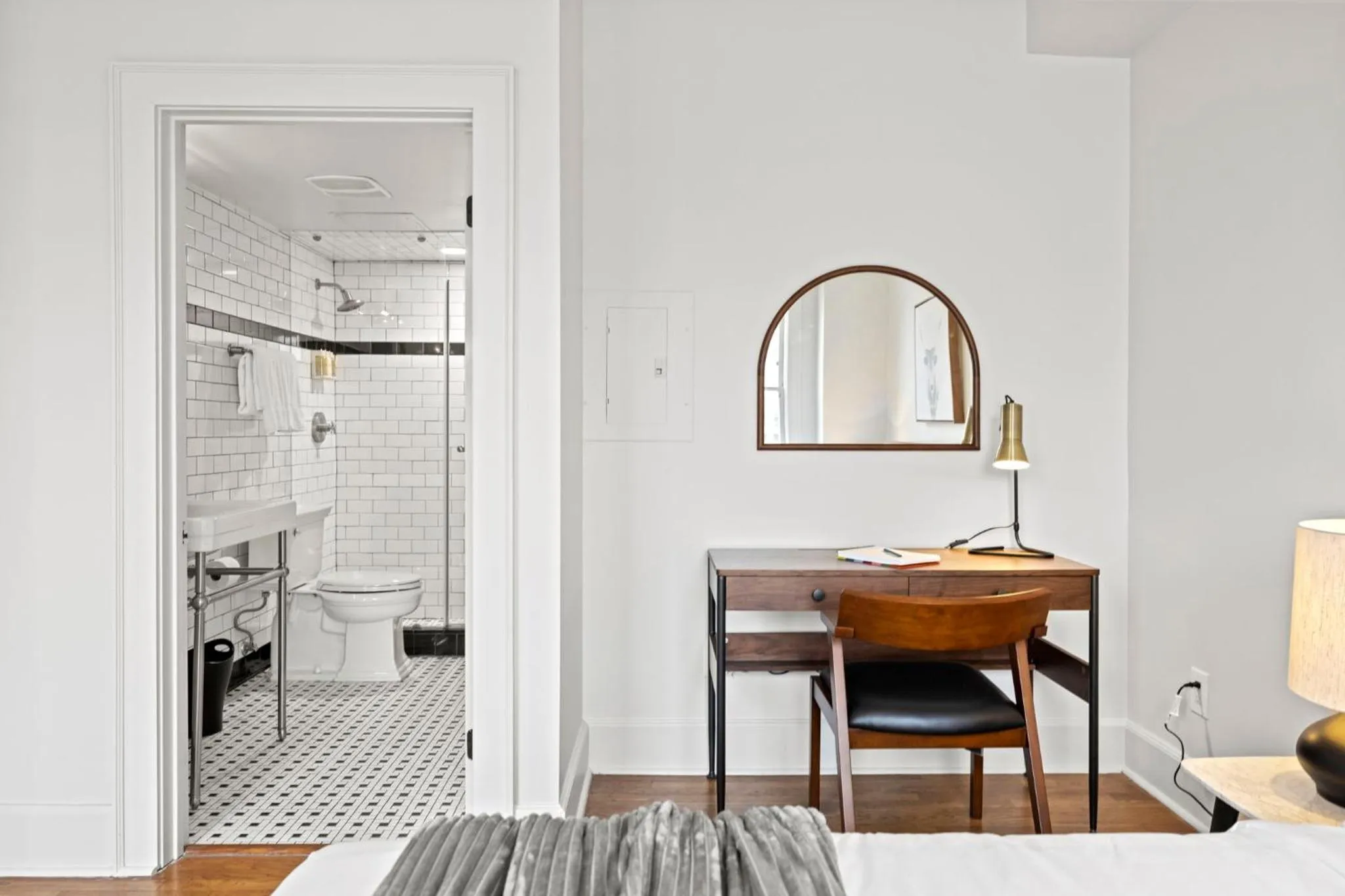 Bedroom in The Maverick, powered by Placemakr - River Walk