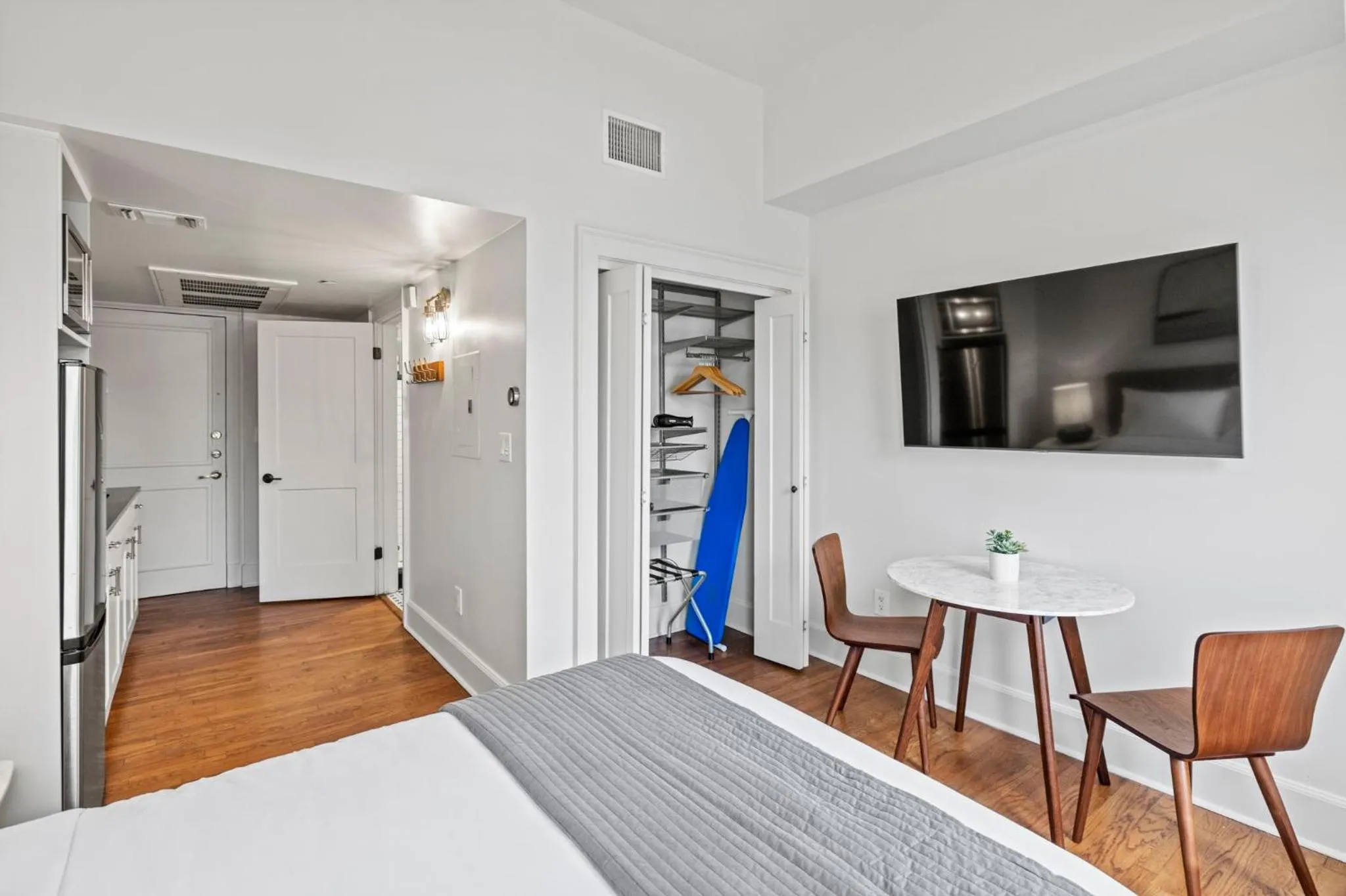 Bed in The Maverick, powered by Placemakr - River Walk