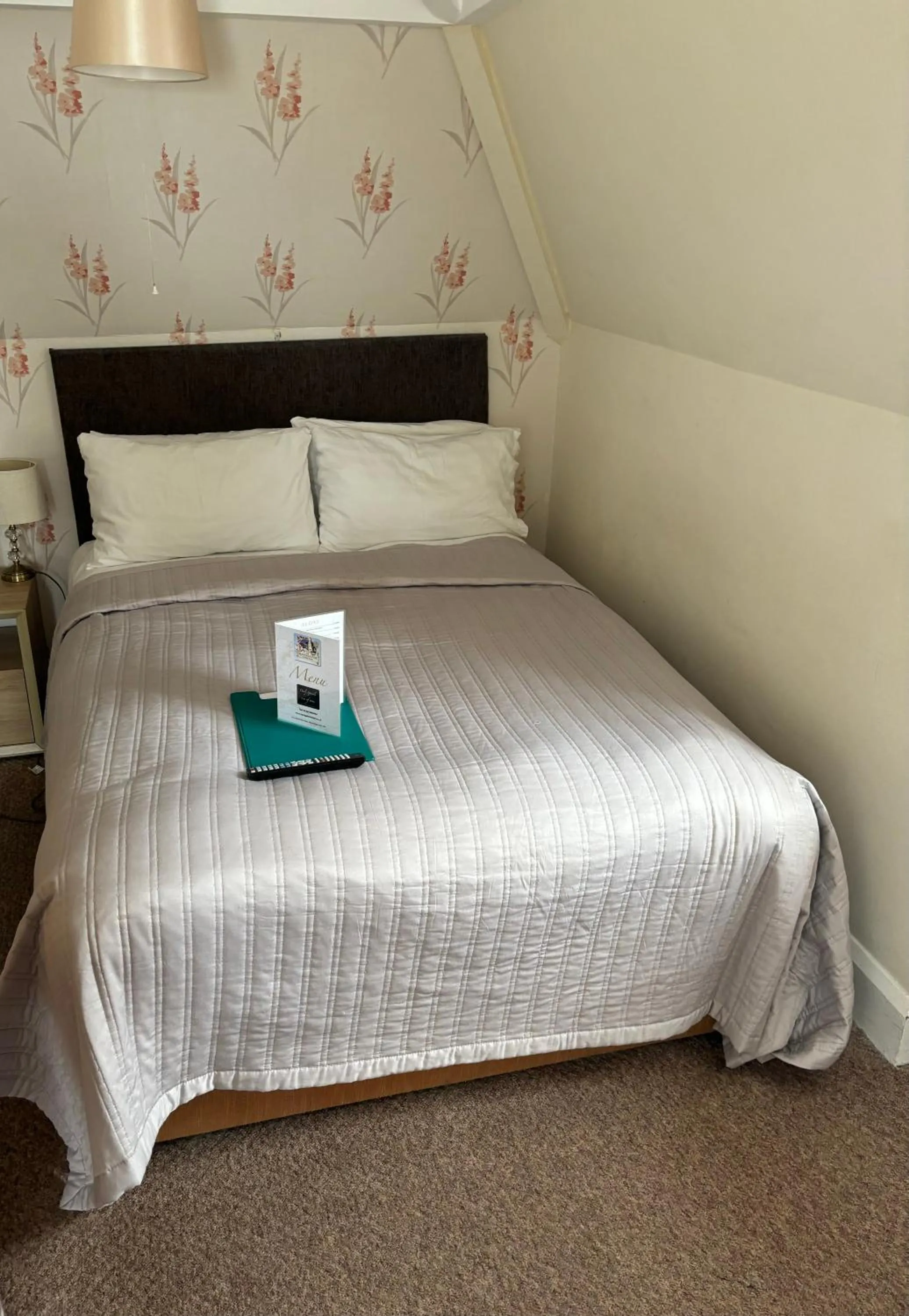 Bed in Navigator Hotel