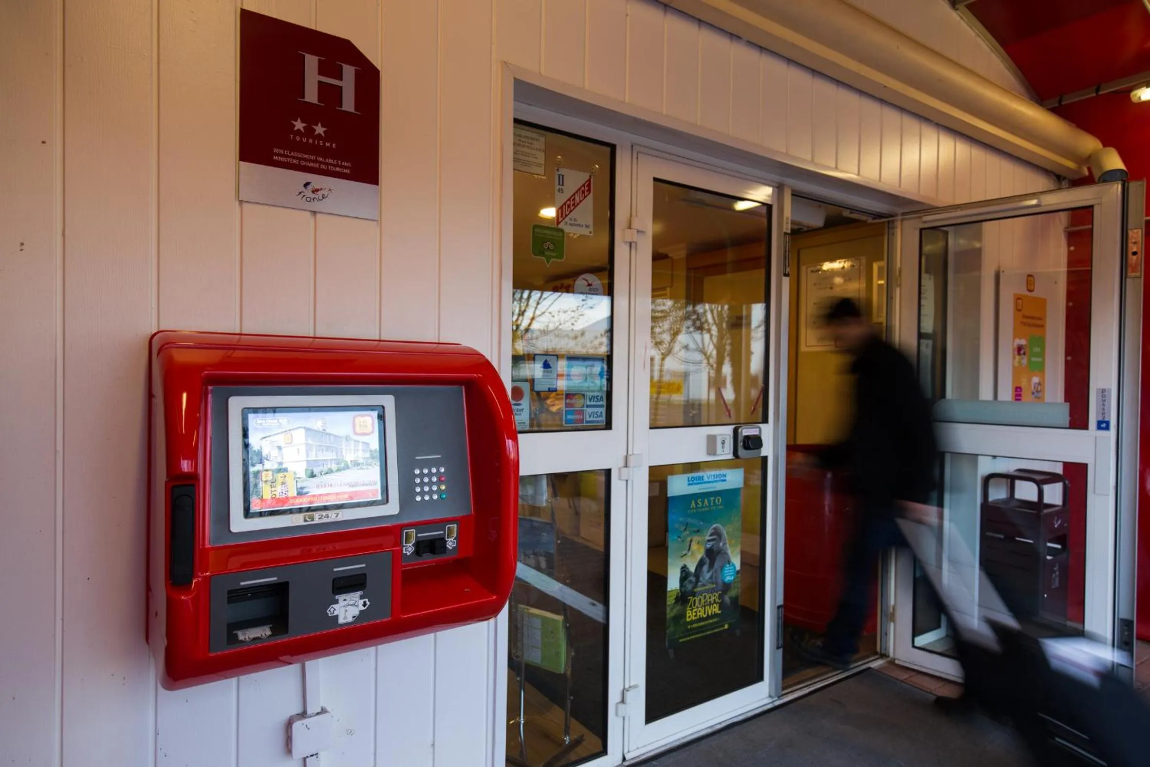 Patio in KYRIAD DIRECT Orleans - La Chapelle St Mesmin