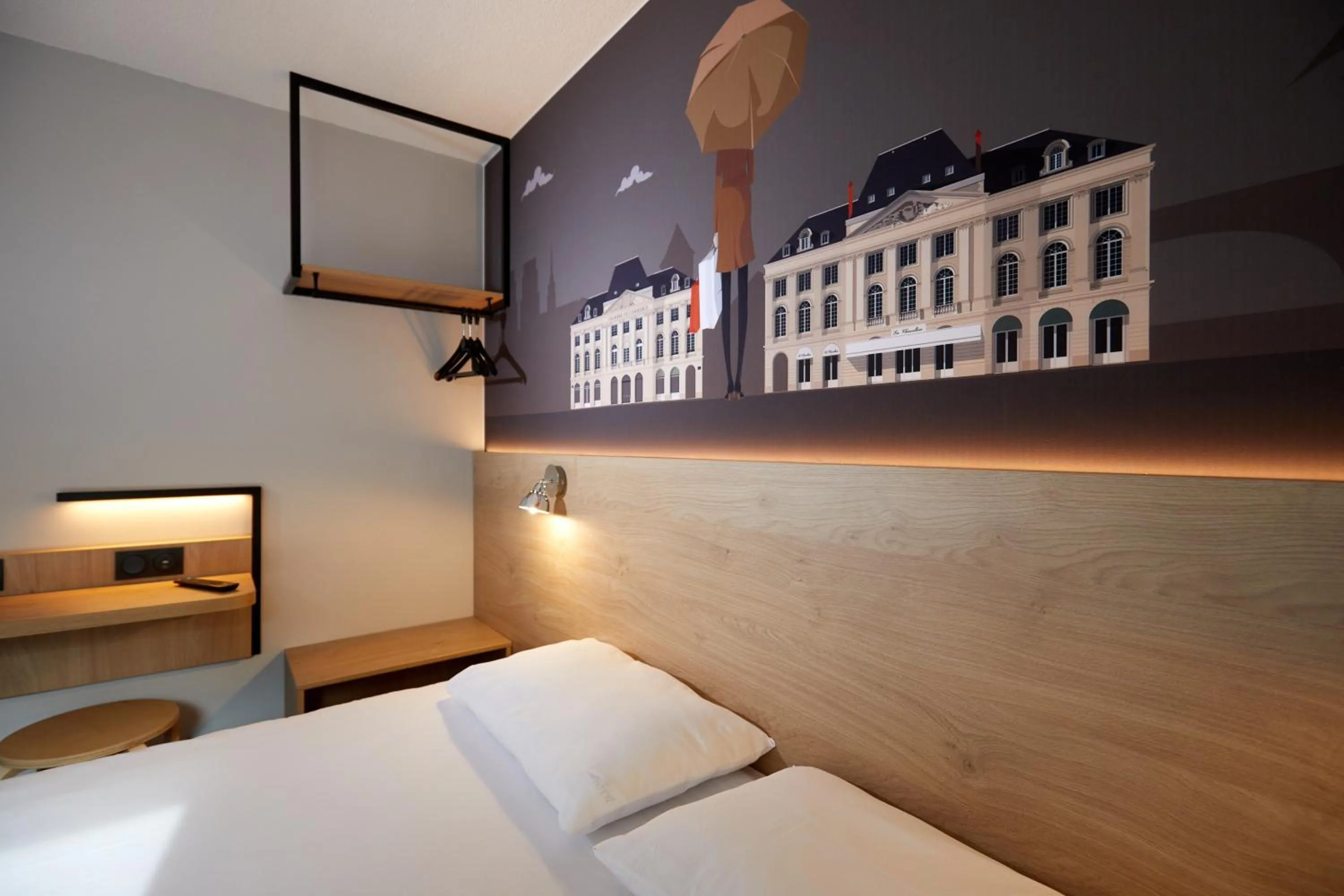 Photo of the whole room, Bed in KYRIAD DIRECT Orleans - La Chapelle St Mesmin