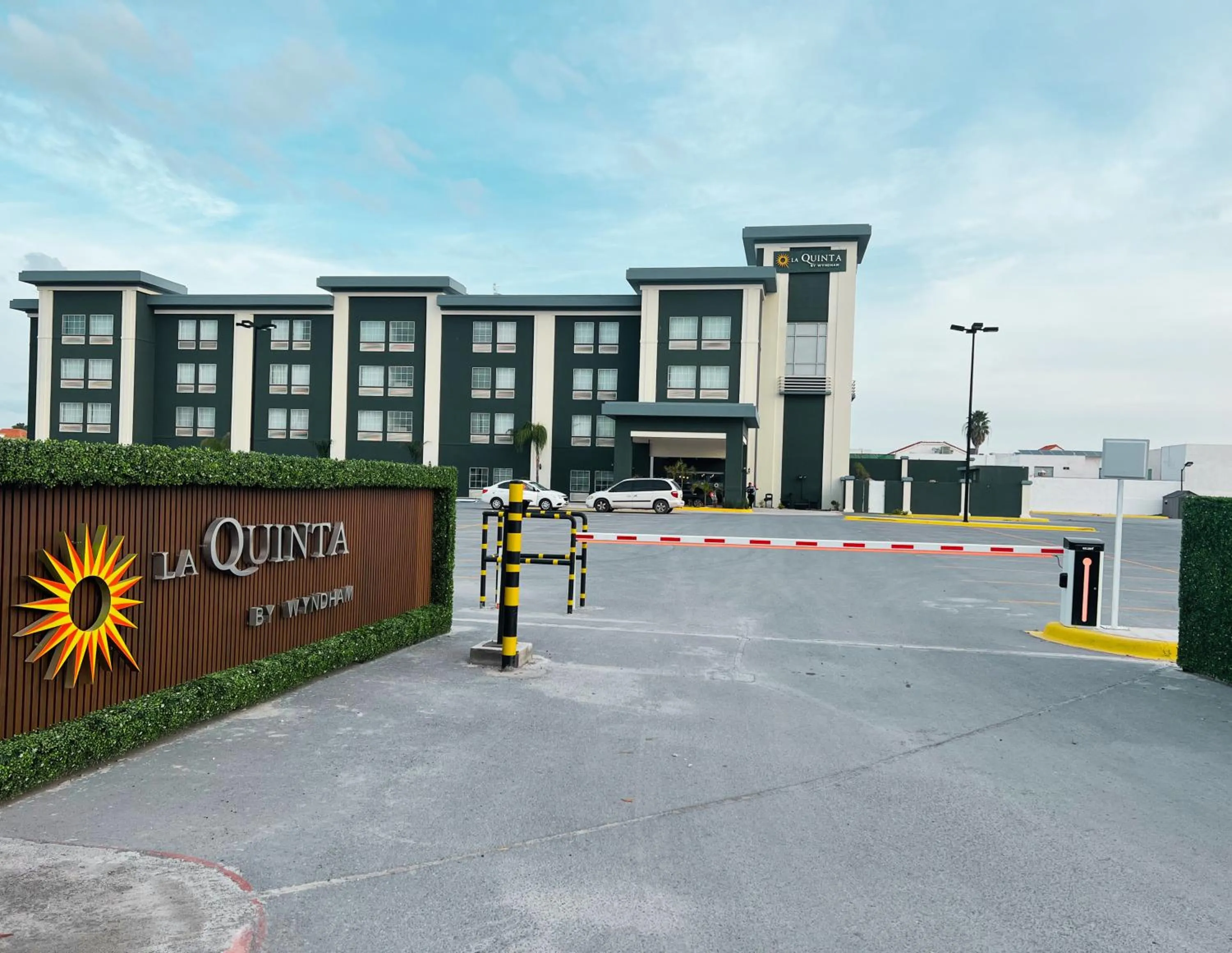 Property building in La Quinta by Wyndham Reynosa