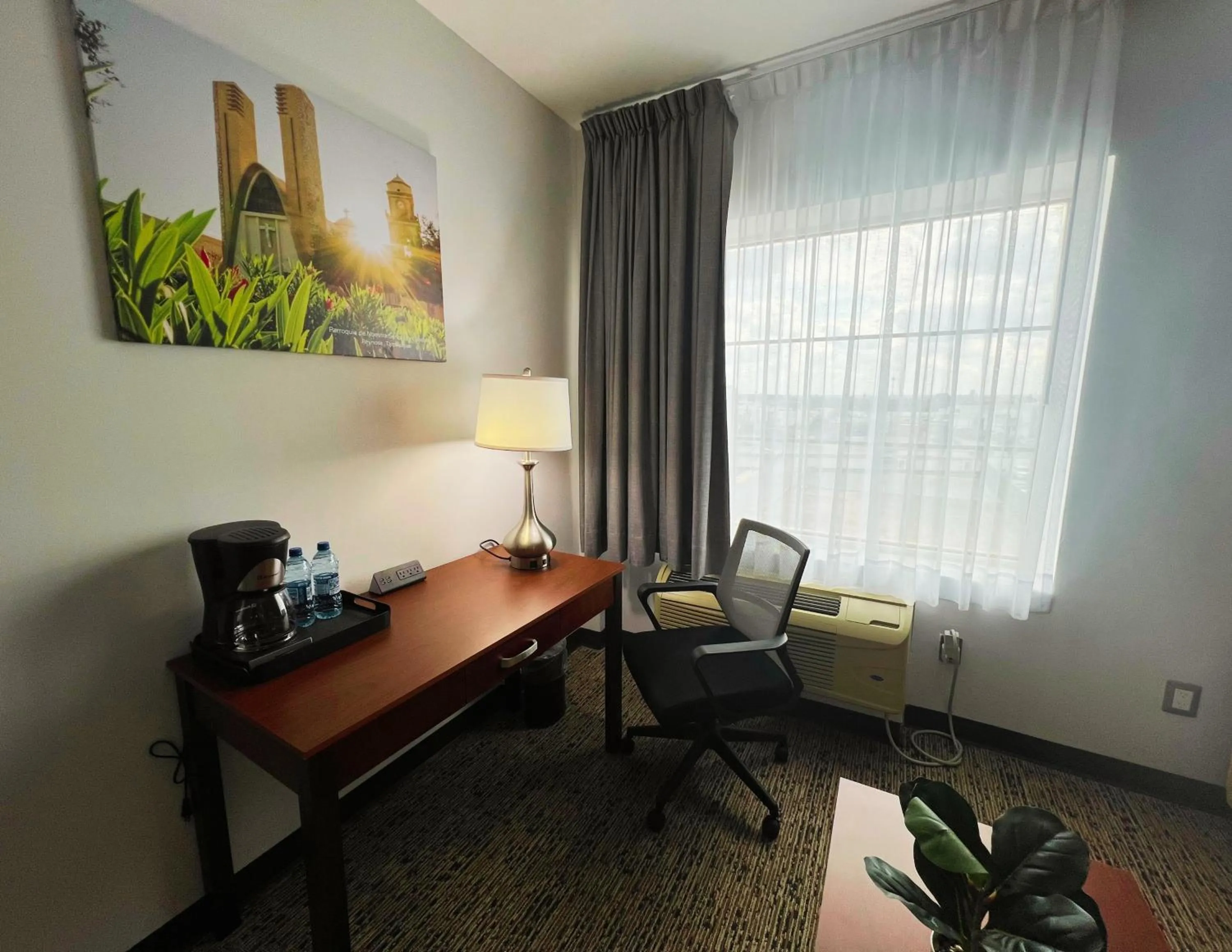 Living room in La Quinta by Wyndham Reynosa