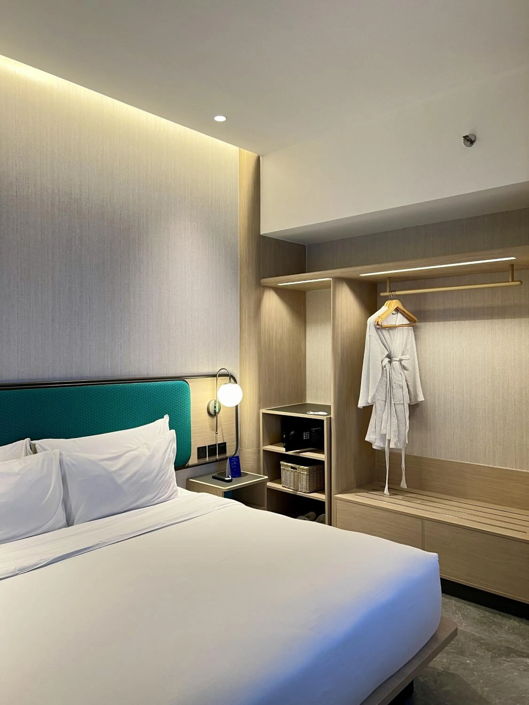 Bedroom, Bed in VIVERE Hotel, ARTOTEL Curated