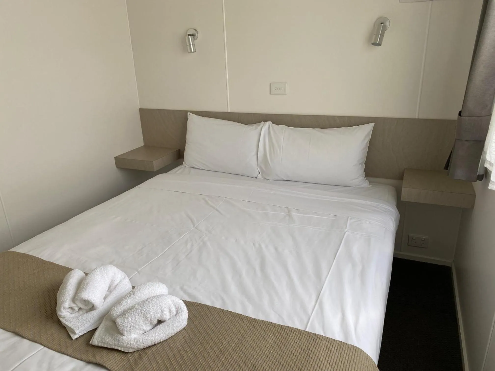 Bed in Ingenia Holidays Old Bar Beach