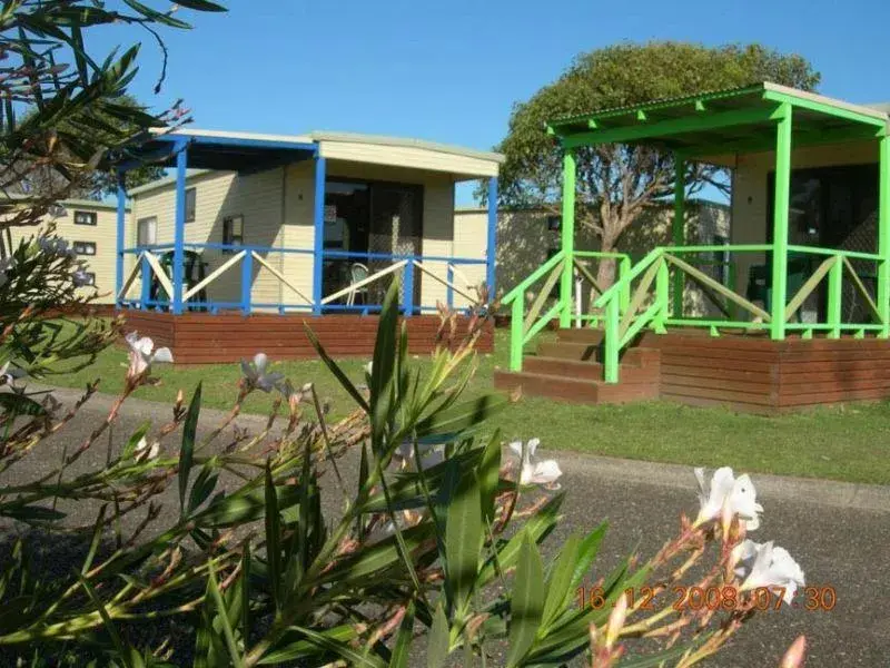 Standard Cabin 1 Bedroom - Pet Friendly in Ingenia Holidays Old Bar Beach Standard Cabin 1 Bedroom - Pet Friendly in Ingenia Holidays Old Bar Beach