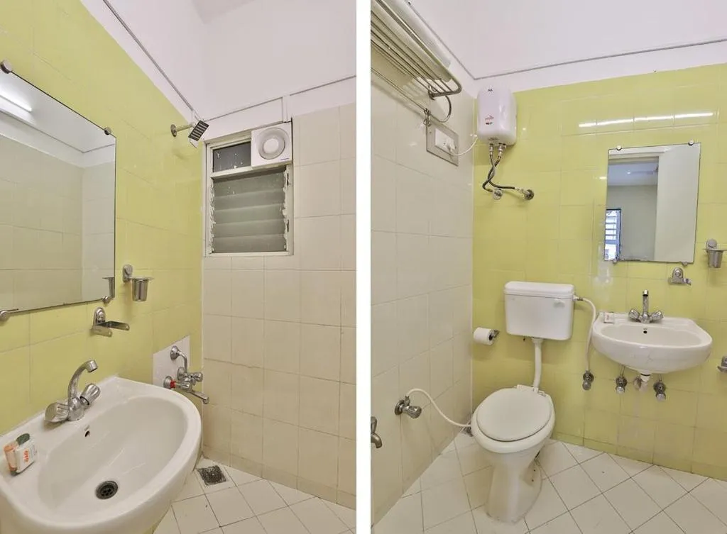 Toilet in Hotel Isher International