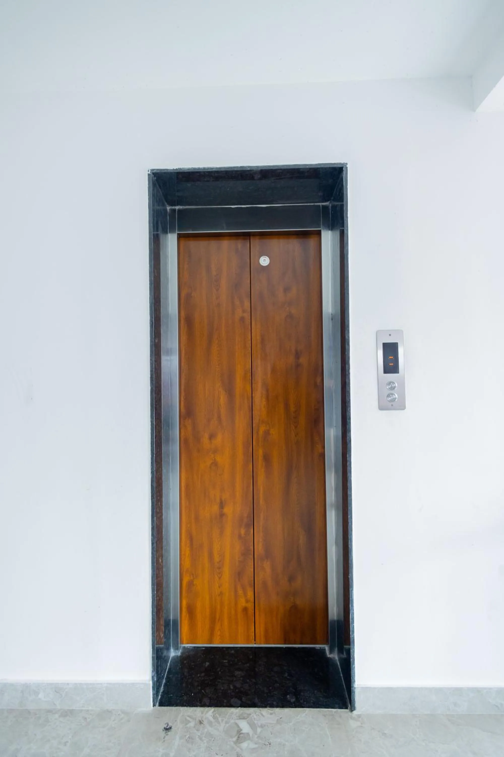 Property building in HOTEL VARDHA Inn