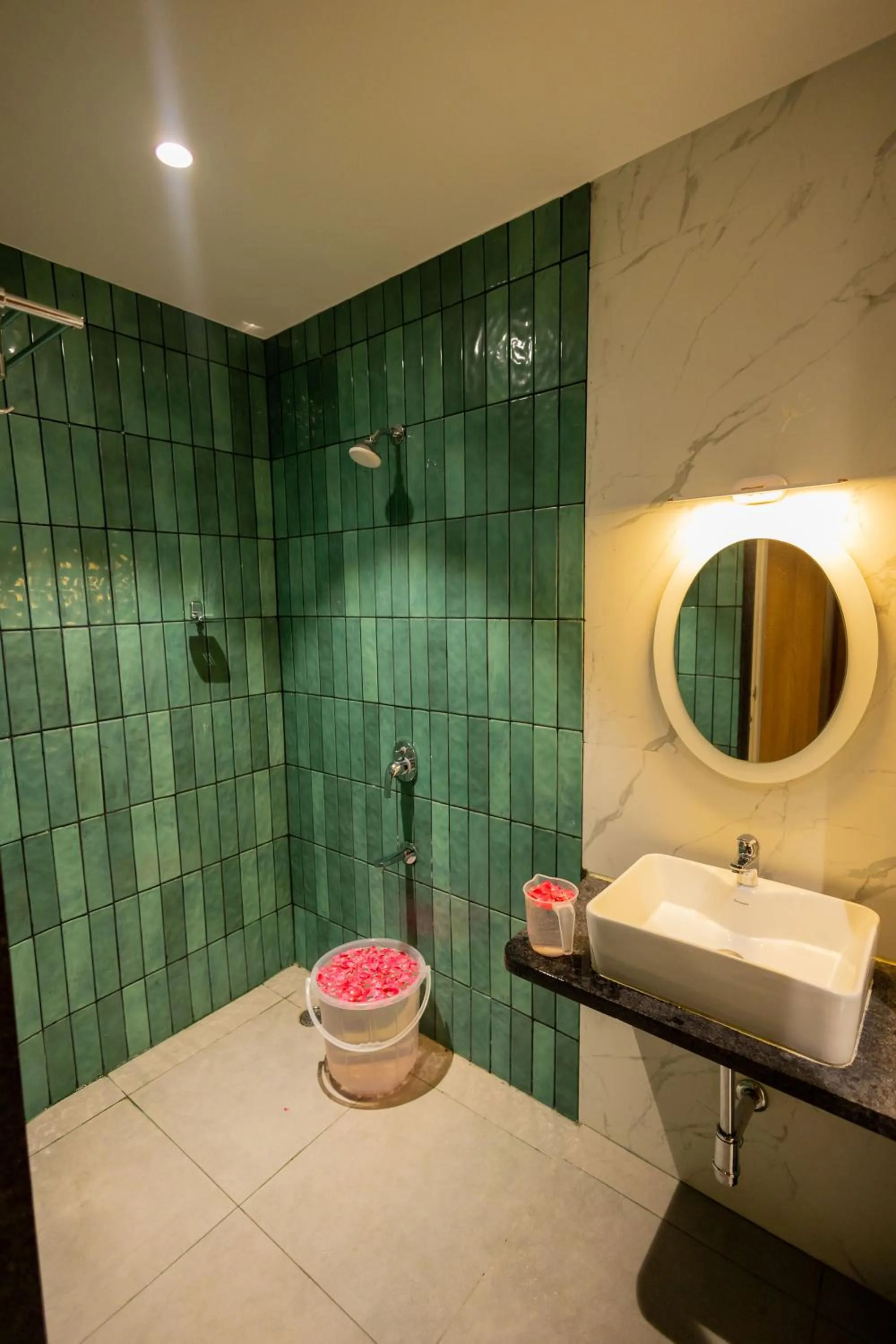 Property building in HOTEL VARDHA Inn