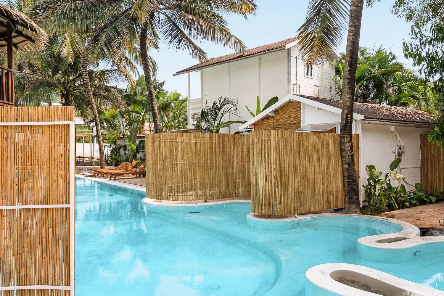 Swimming pool in Azora by Ayatana, Goa