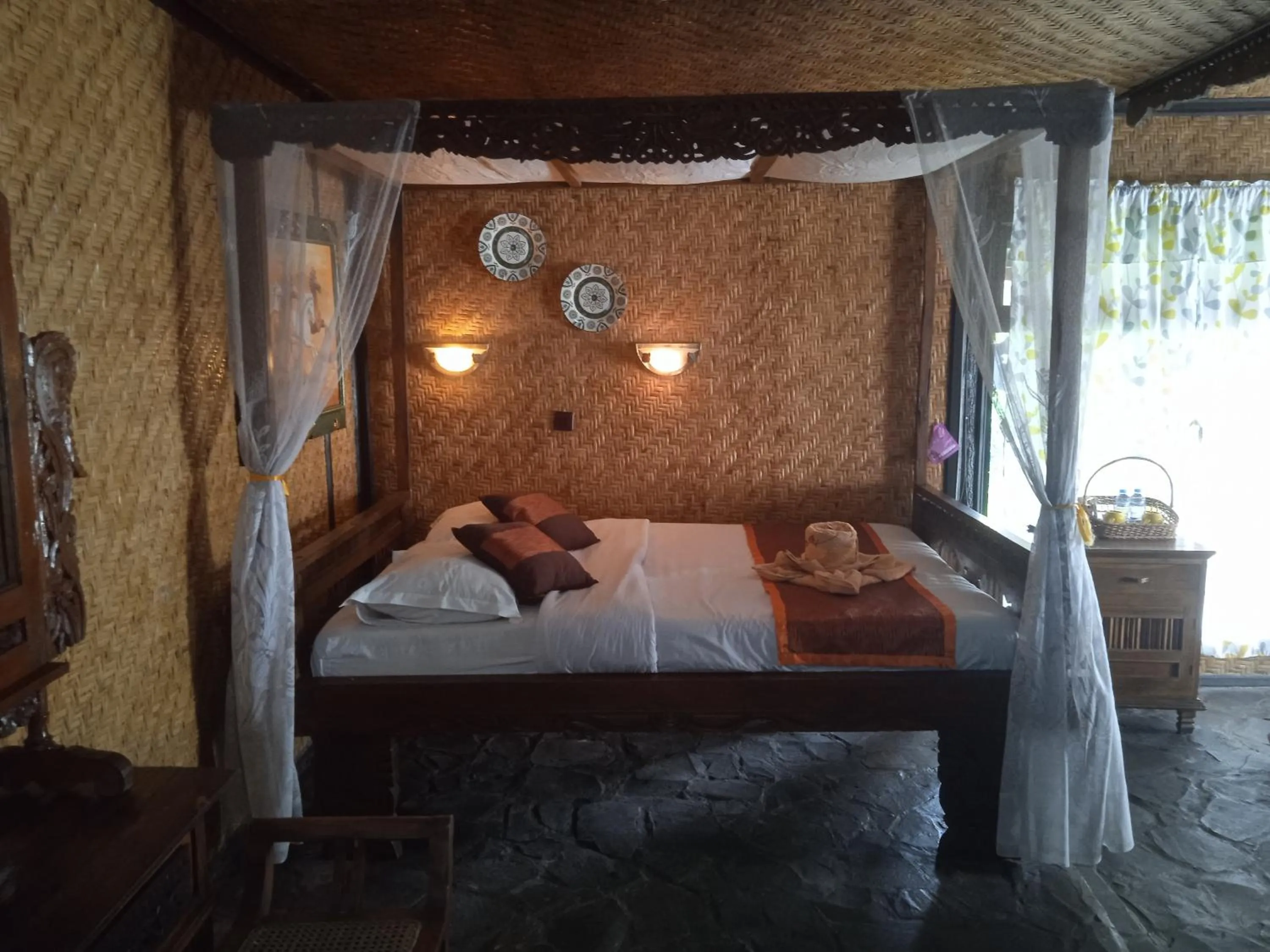 Bed in Yoschi's Hotel Bromo