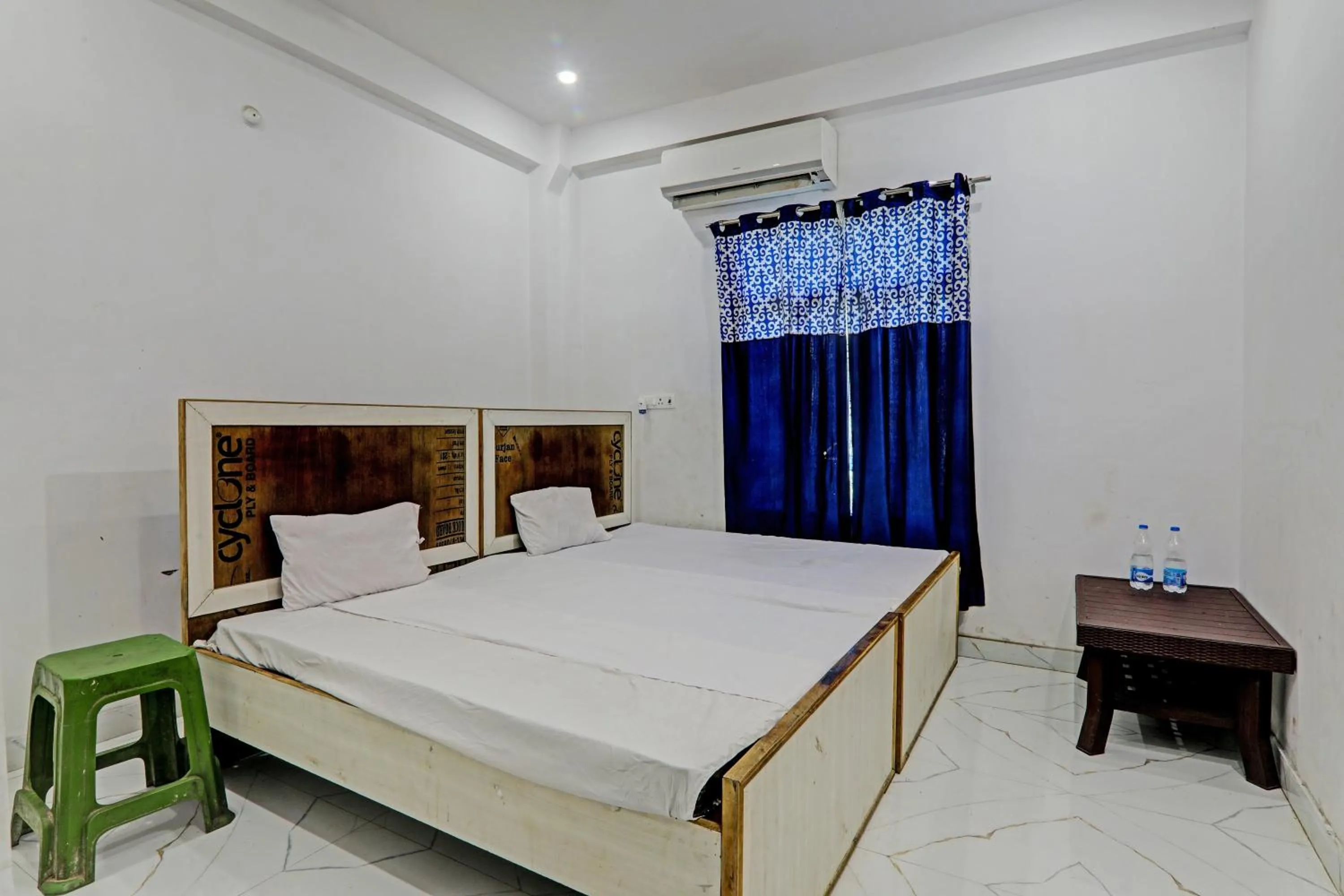 Bedroom, Bed in Hotel O by OYO ONCE MORE RESTAURANT AND CAFE