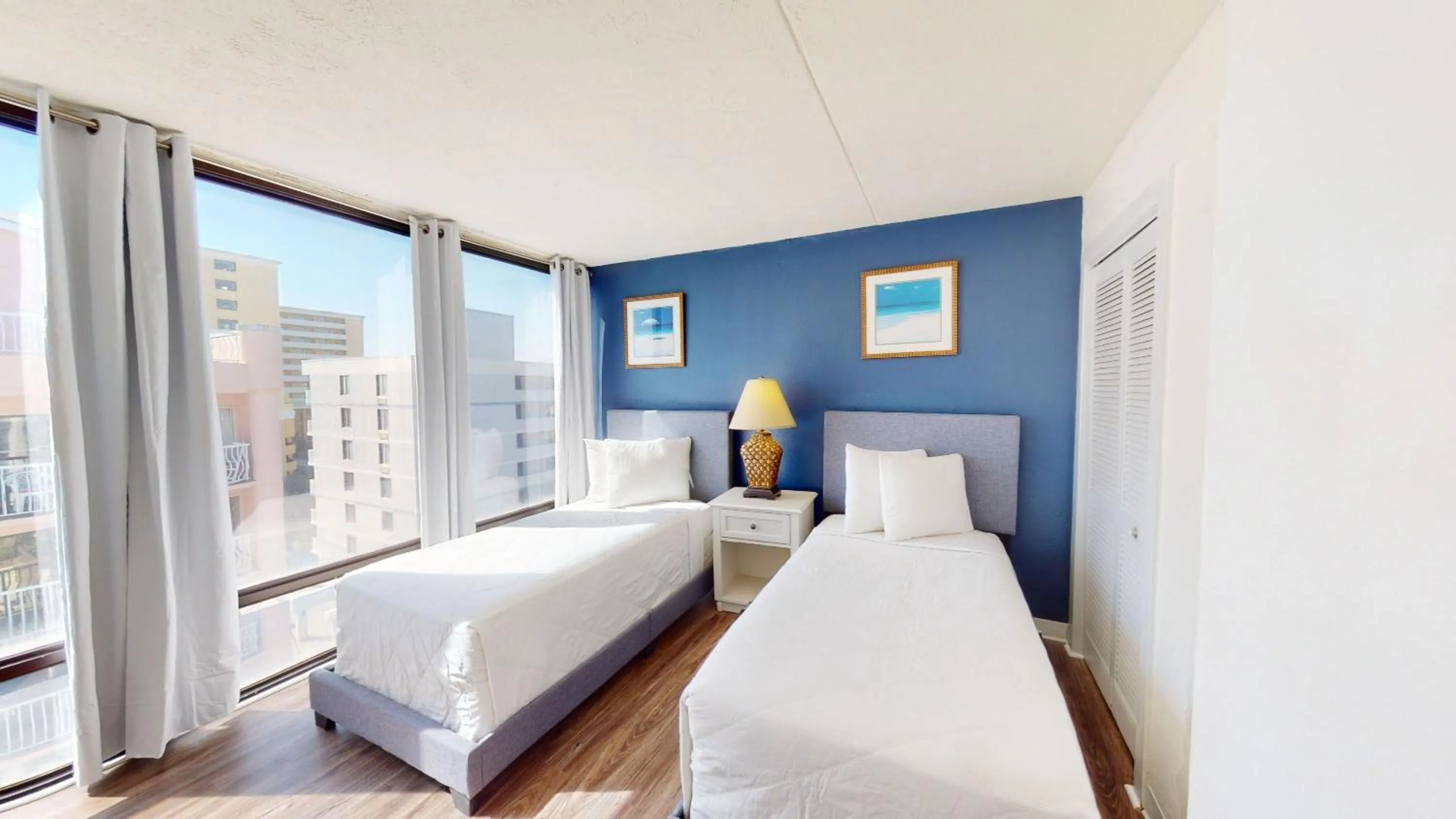 Bed in Willow Bay Resort