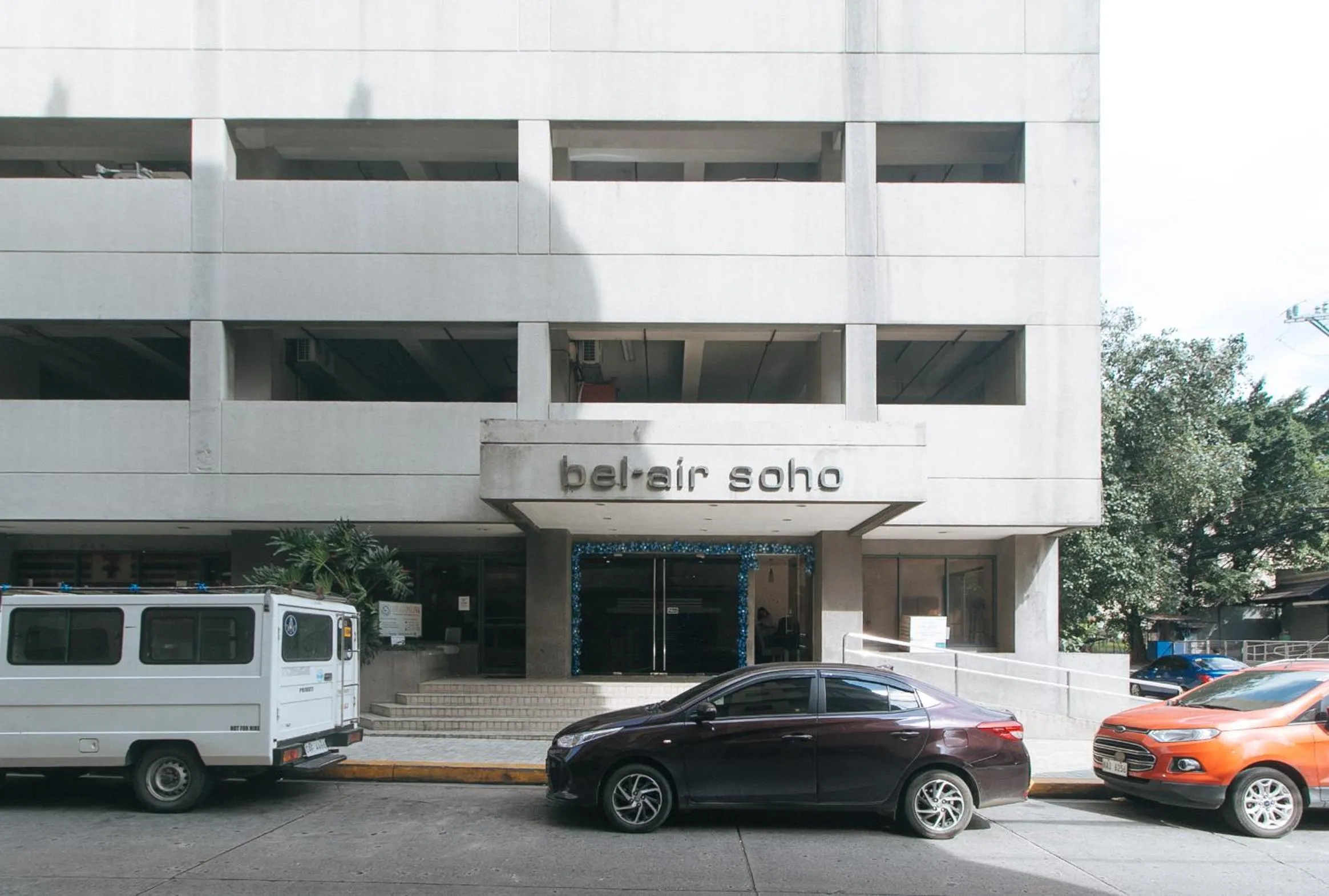 Property building in RedDoorz at TJMG by Bel Air Polaris Makati