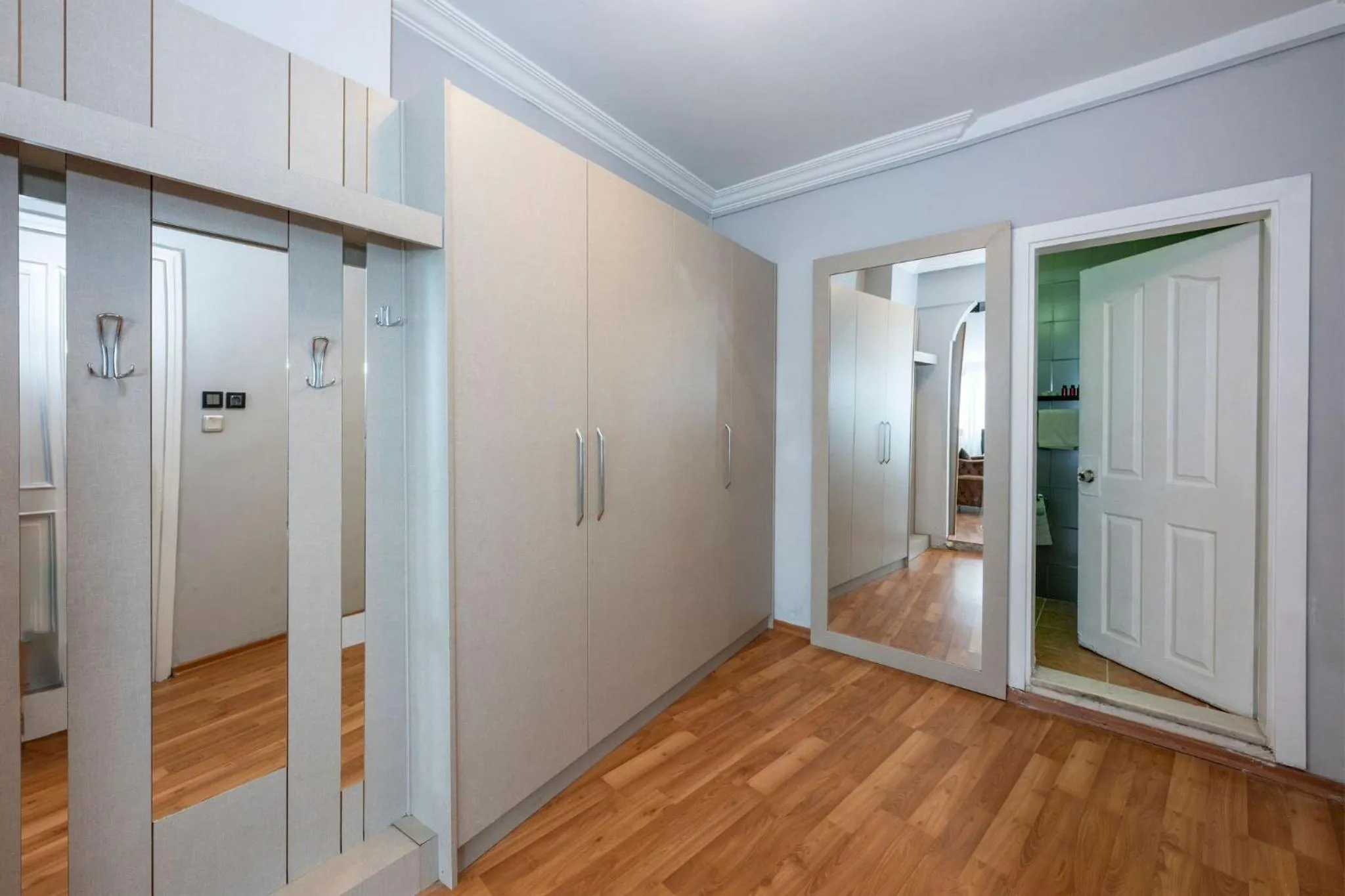 wardrobe in Saray Boutique Hotel Laleli