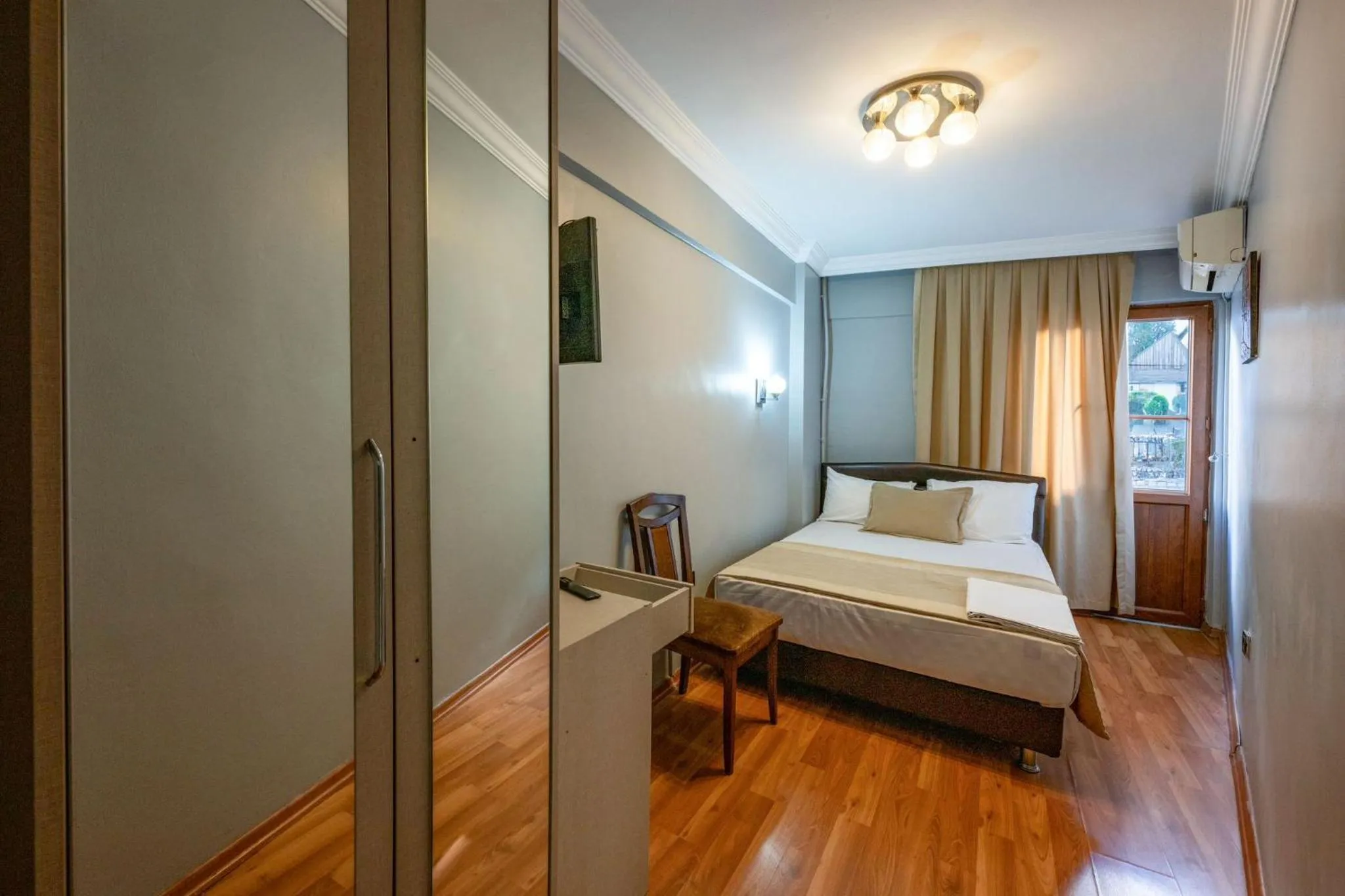 Photo of the whole room, Bed in Saray Boutique Hotel Laleli