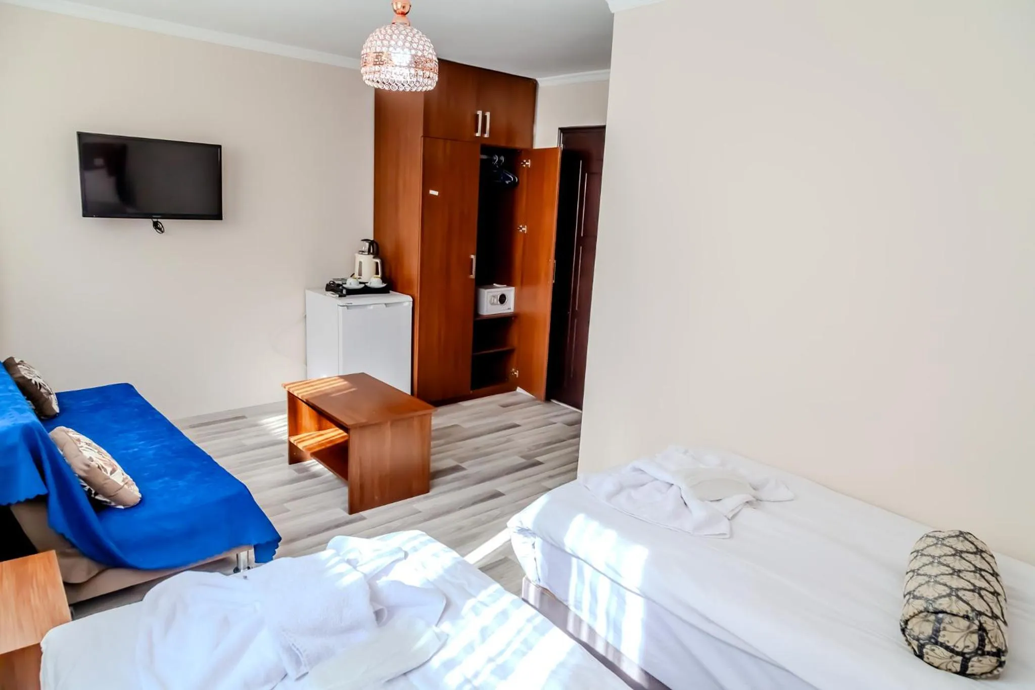 Photo of the whole room, Bed in City Hall Apart Hotel Sultanahmet