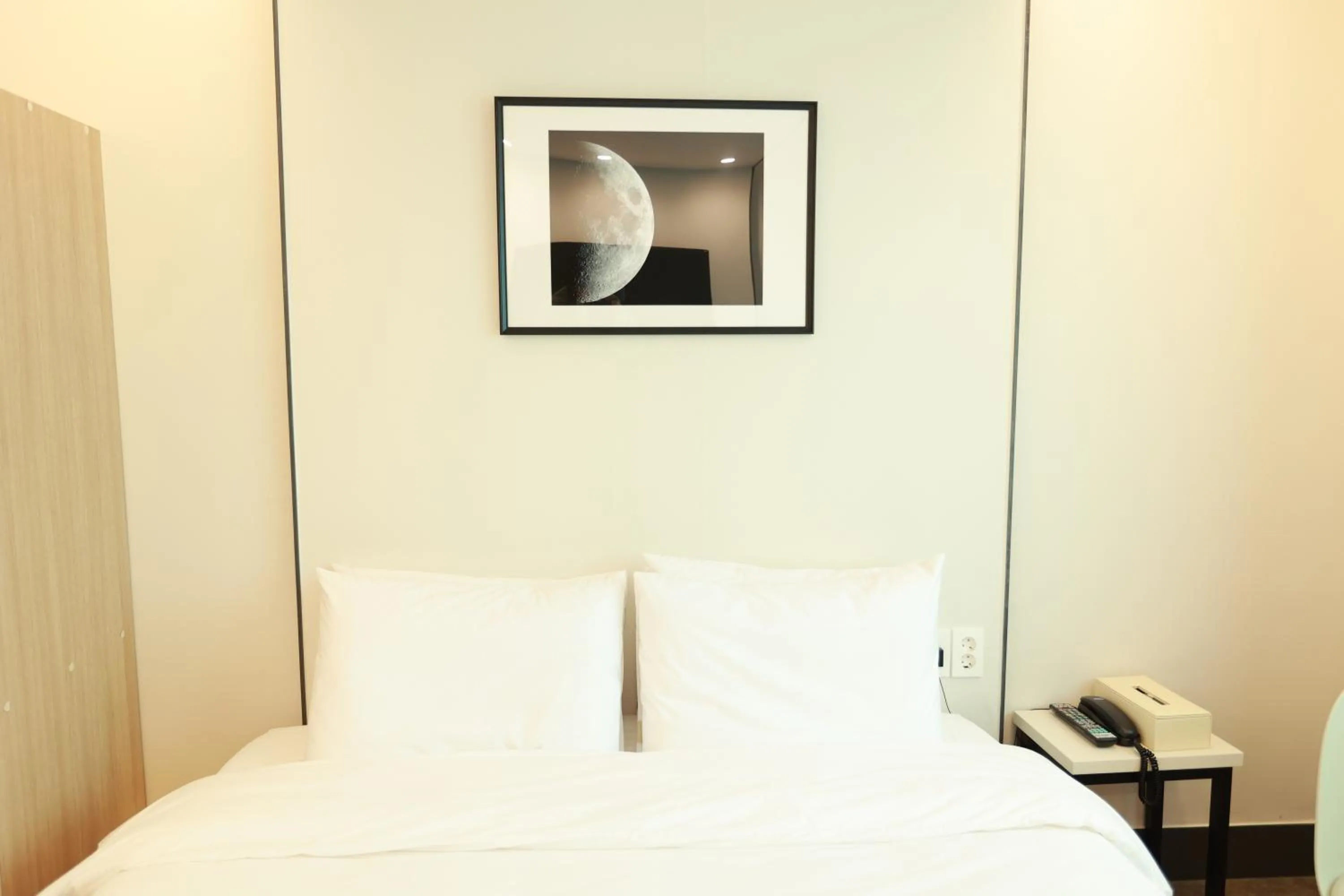 Bed in Hotel Myeongji