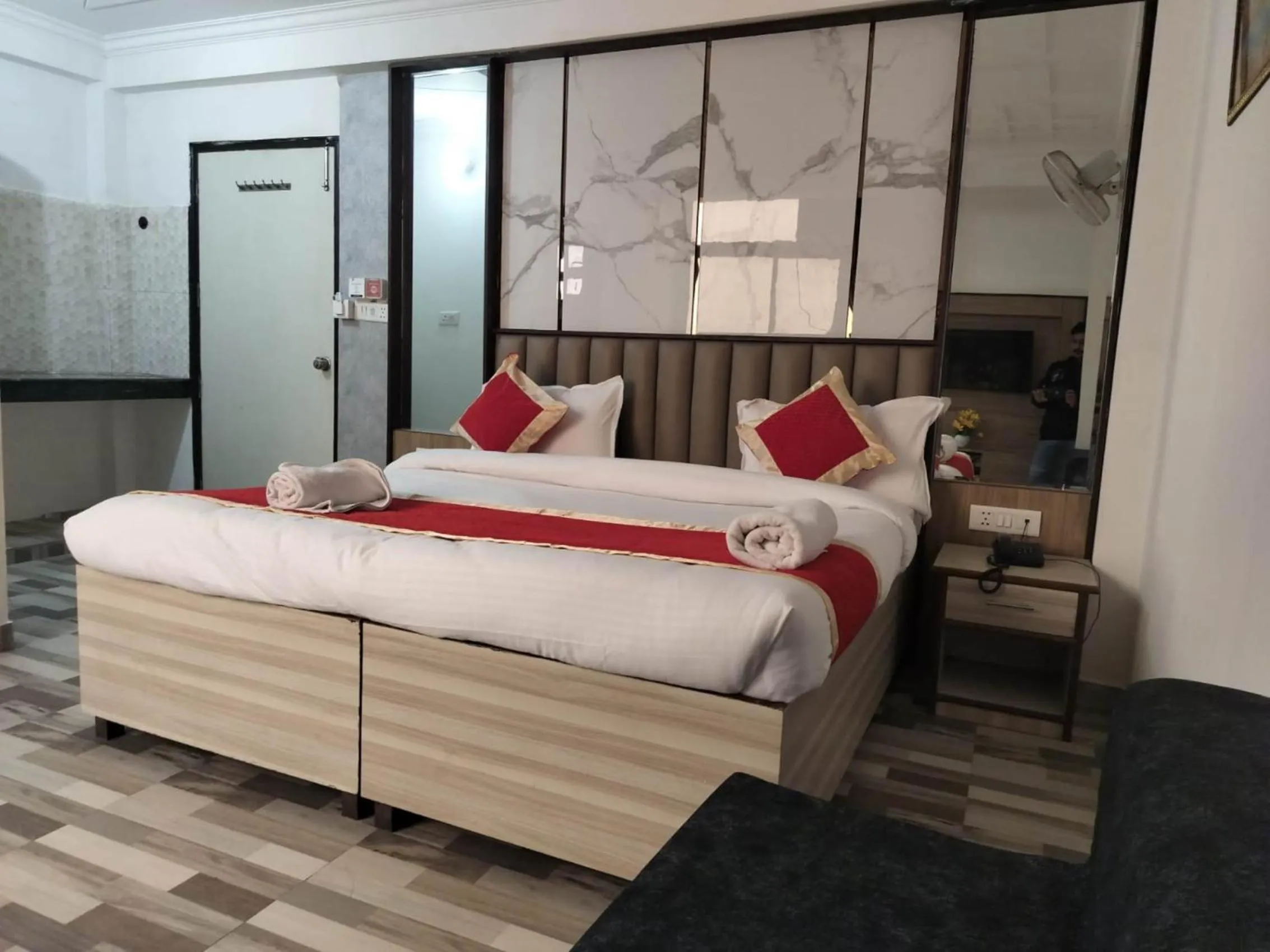 Bedroom, Bed in Hotel Clink New Delhi Airport