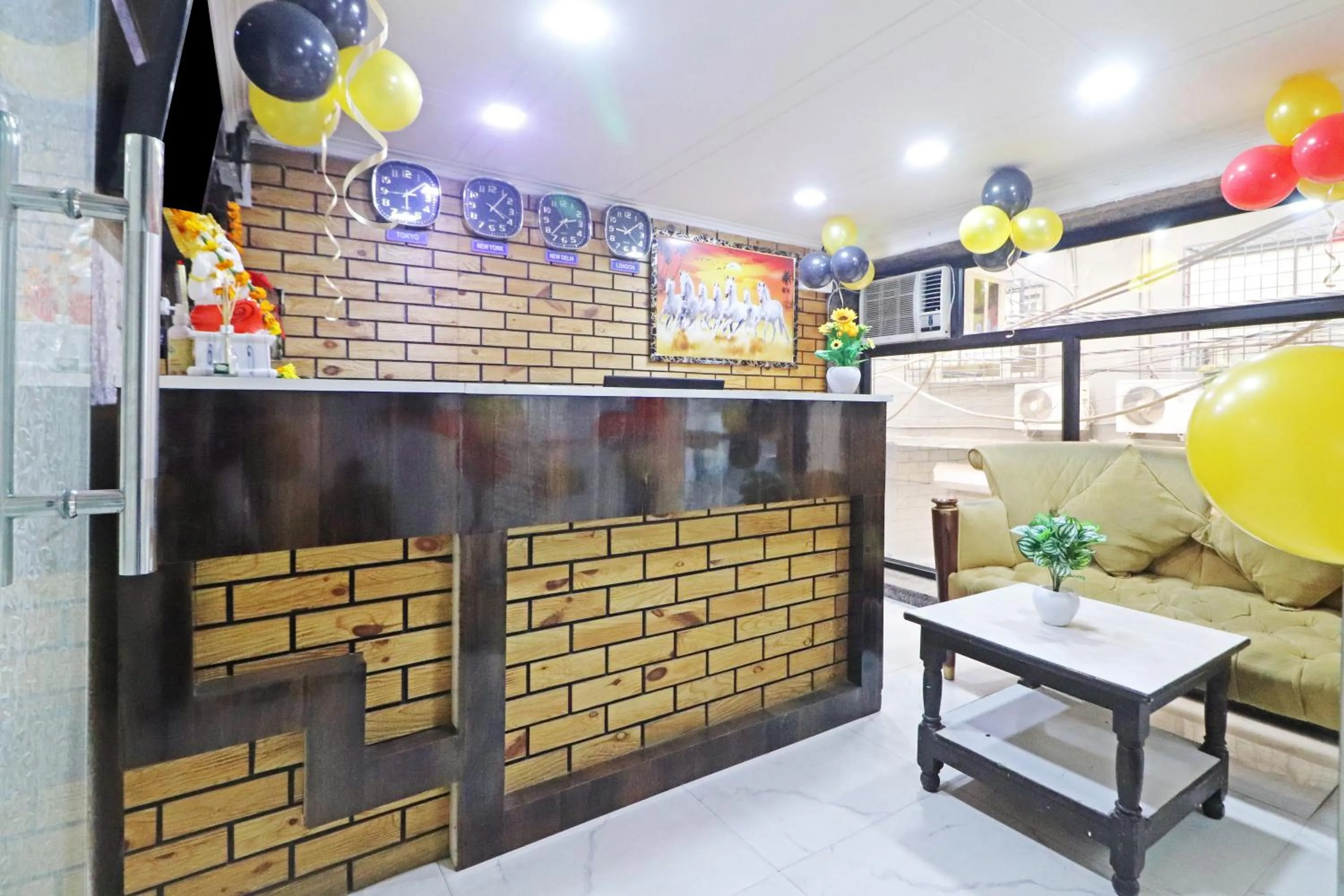 Lobby or reception in Hotel Clink New Delhi Airport