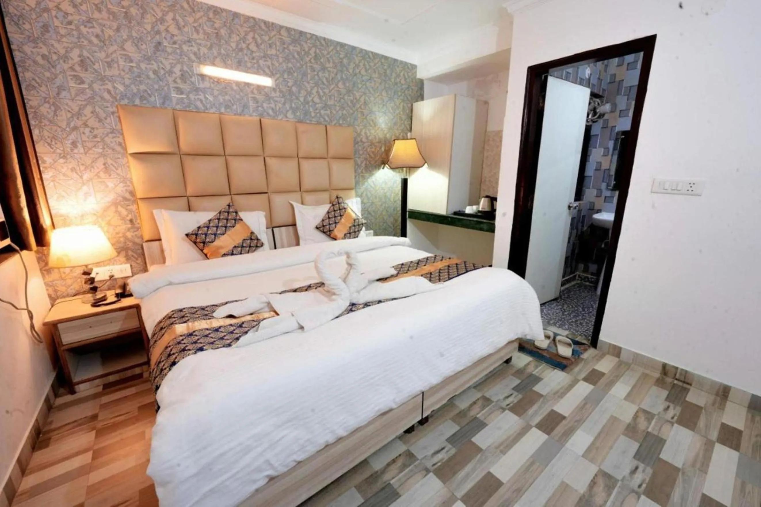 Bedroom, Bed in Hotel Clink New Delhi Airport