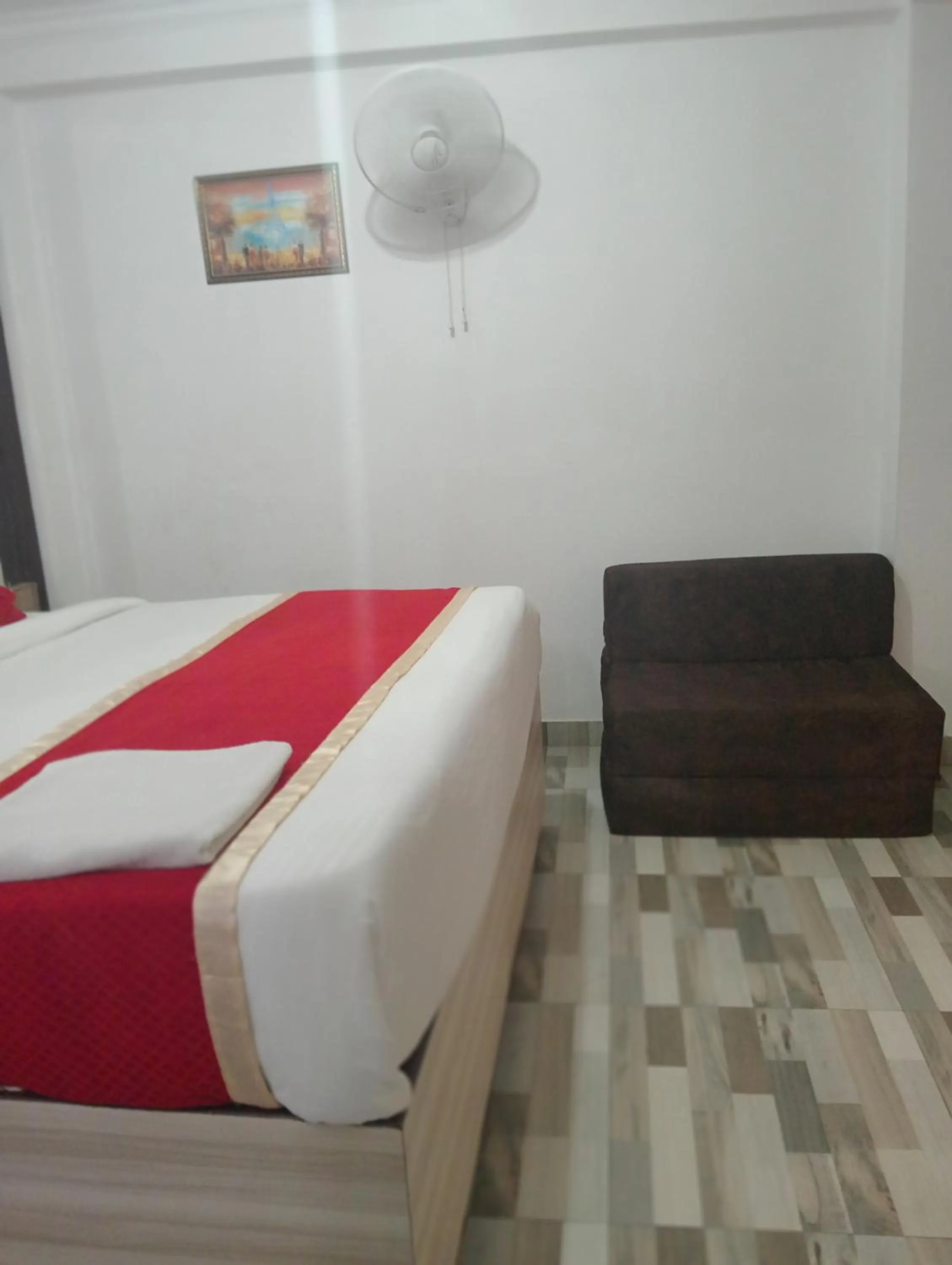 Bedroom, Bed in Hotel Clink New Delhi Airport