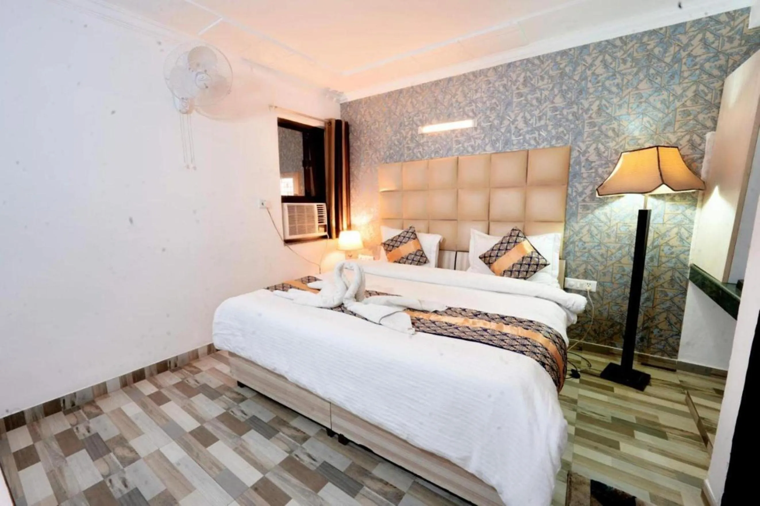 Bedroom, Bed in Hotel Clink New Delhi Airport