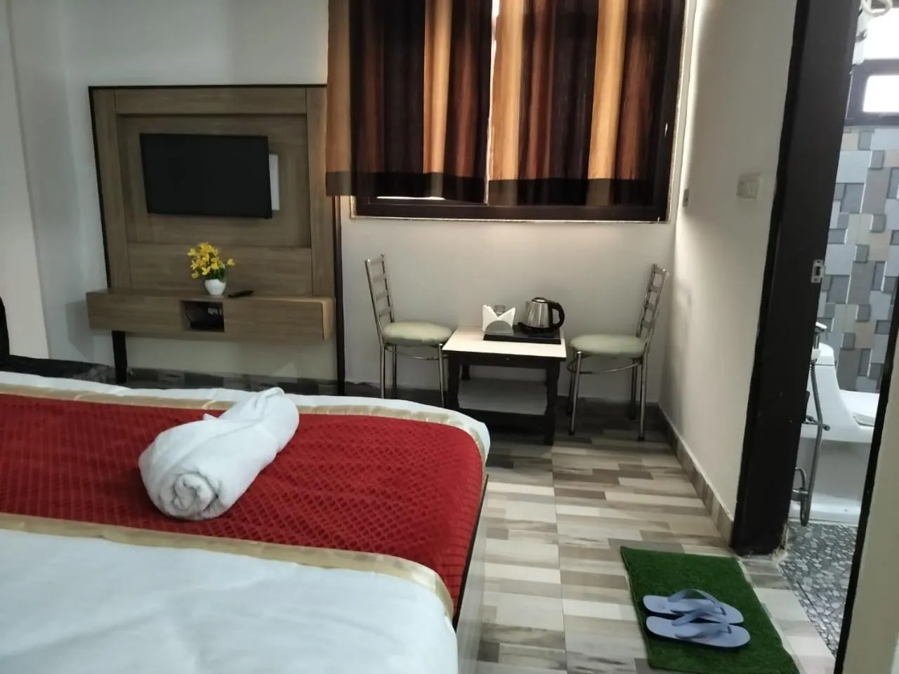 Bedroom, Bed in Hotel Clink New Delhi Airport