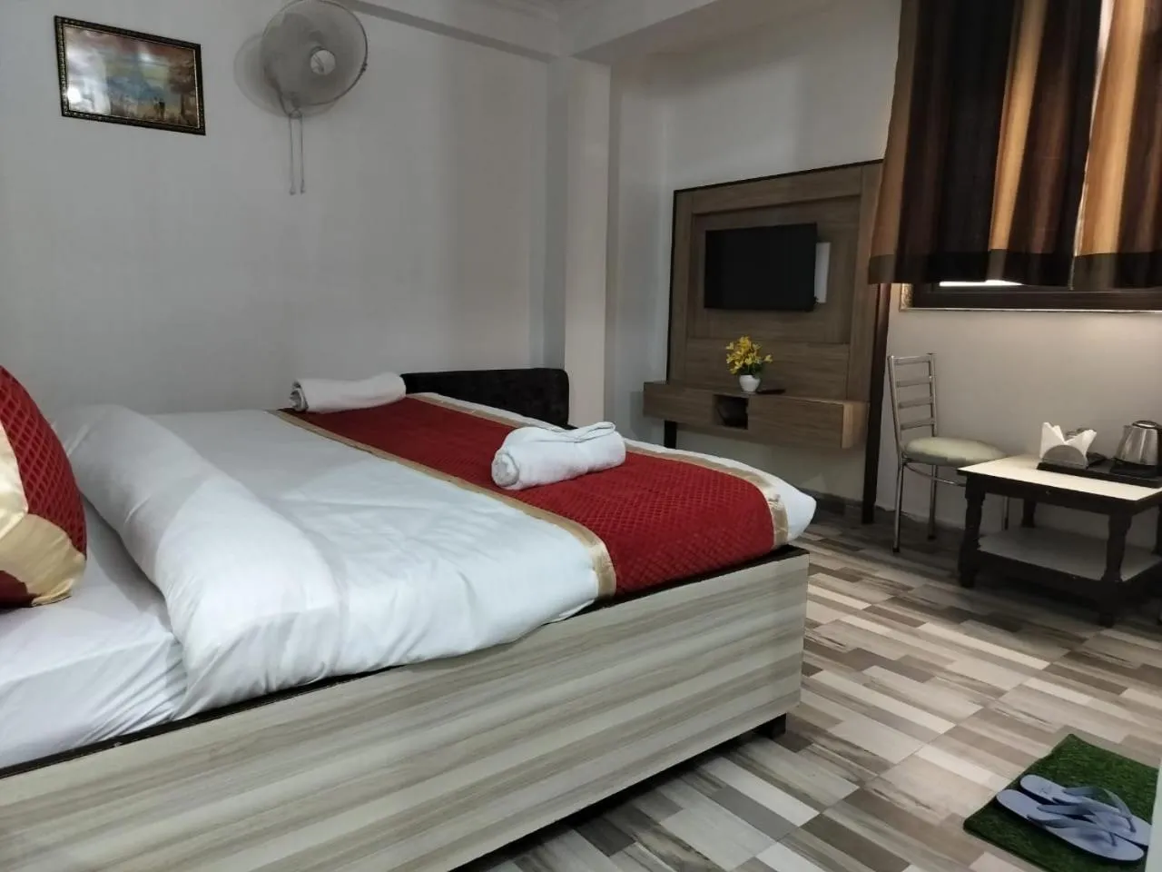 Bedroom, Bed in Hotel Clink New Delhi Airport