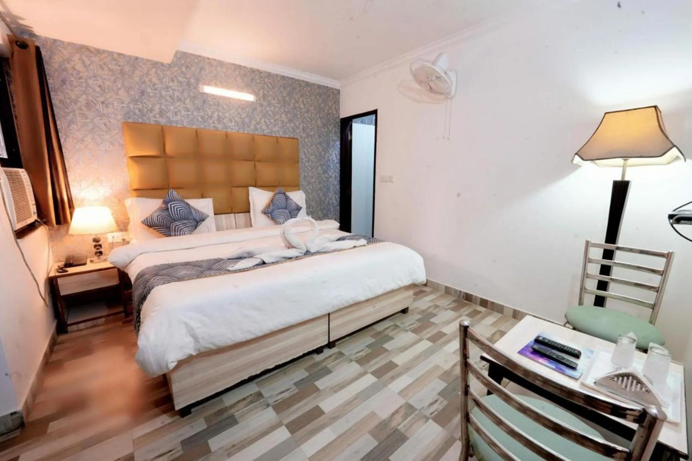 Photo of the whole room, Bed in Hotel Clink New Delhi Airport