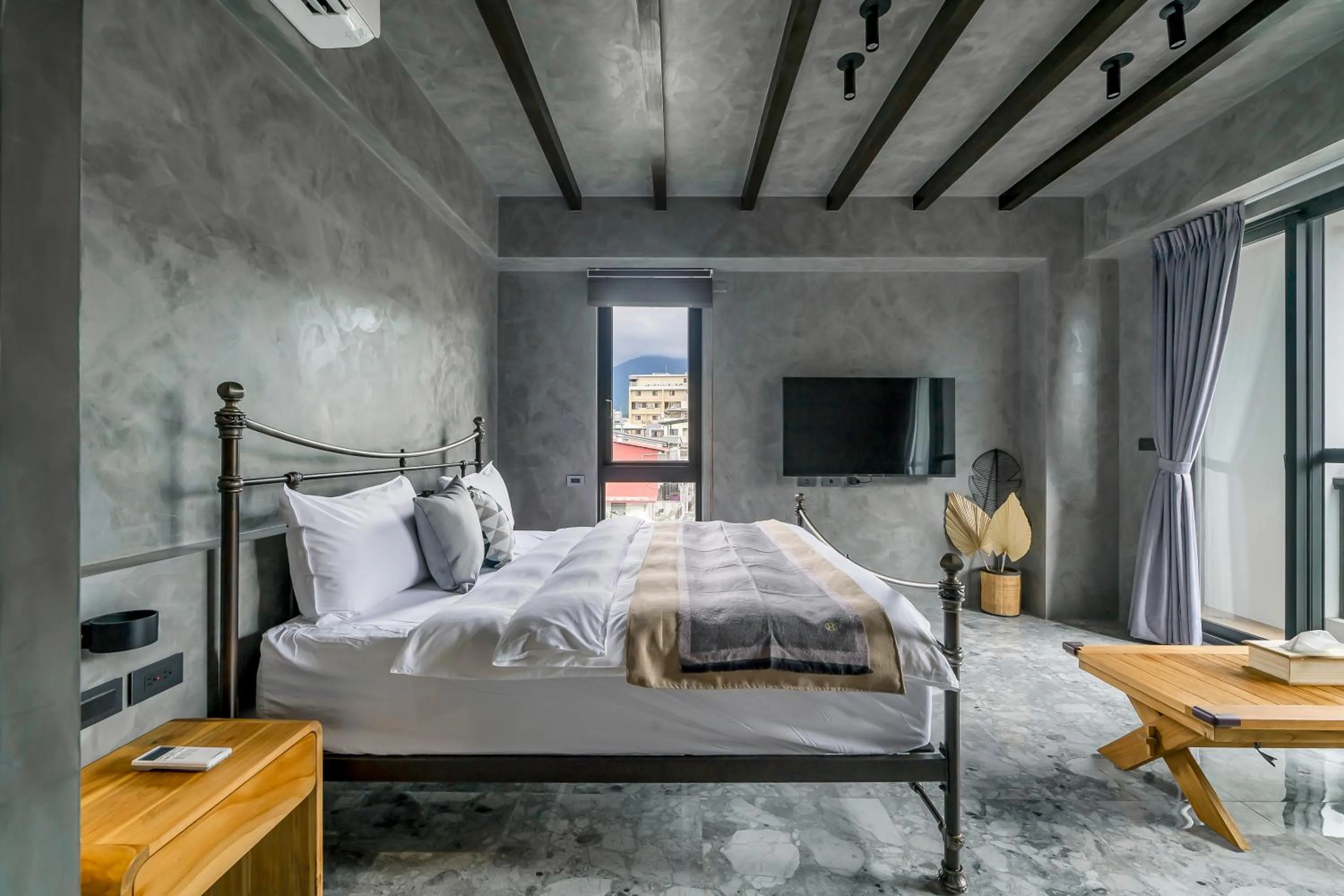 Bedroom, Bed in Rolling hills